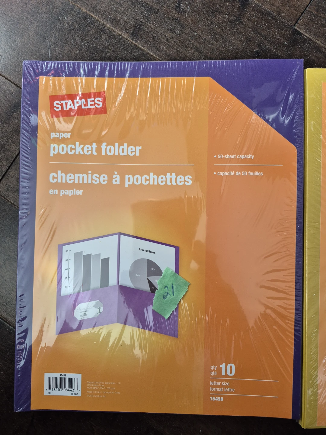 Staples Paper Pocket Folders (10 Pack)