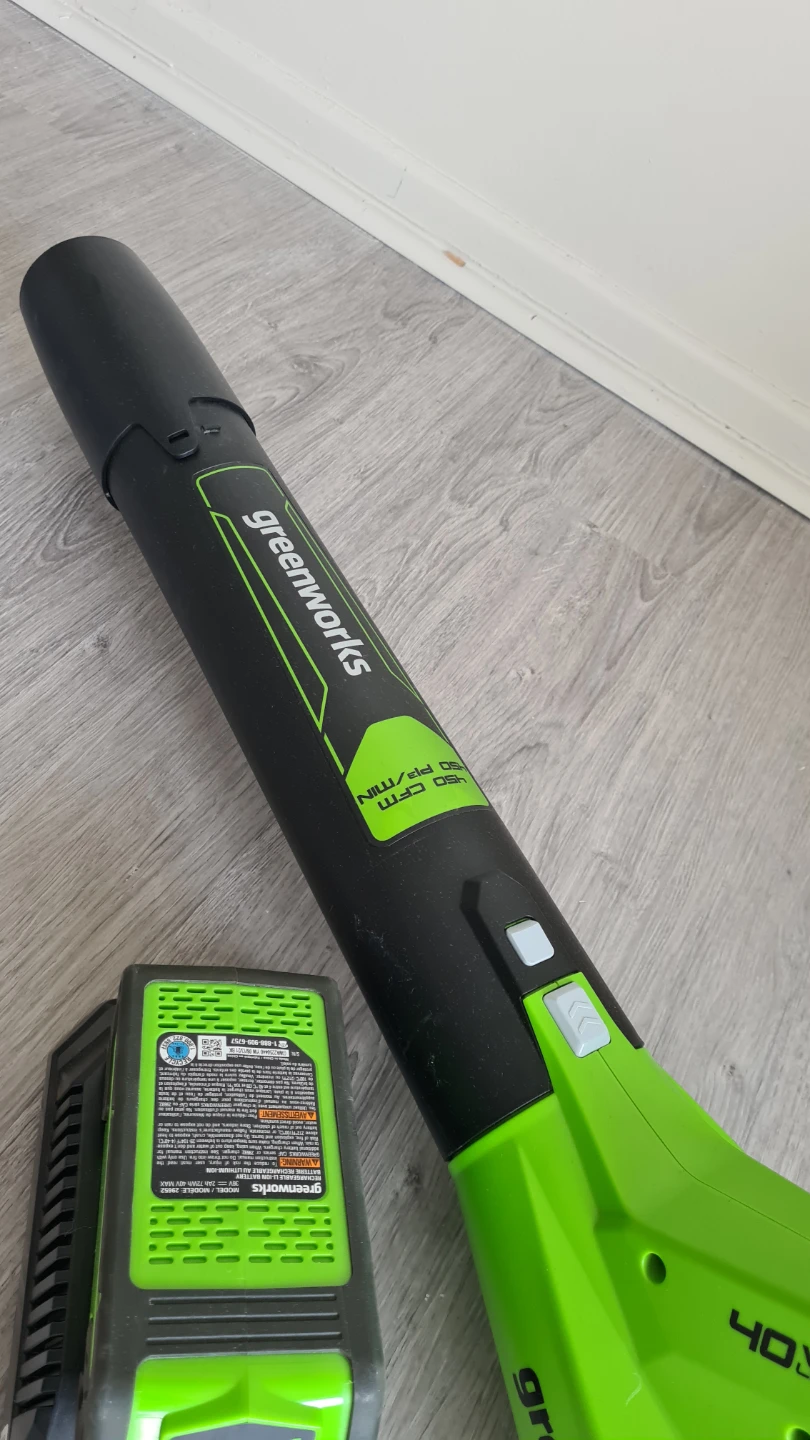 Greenworks cordless leaf blower + battery and charger - photo 3
