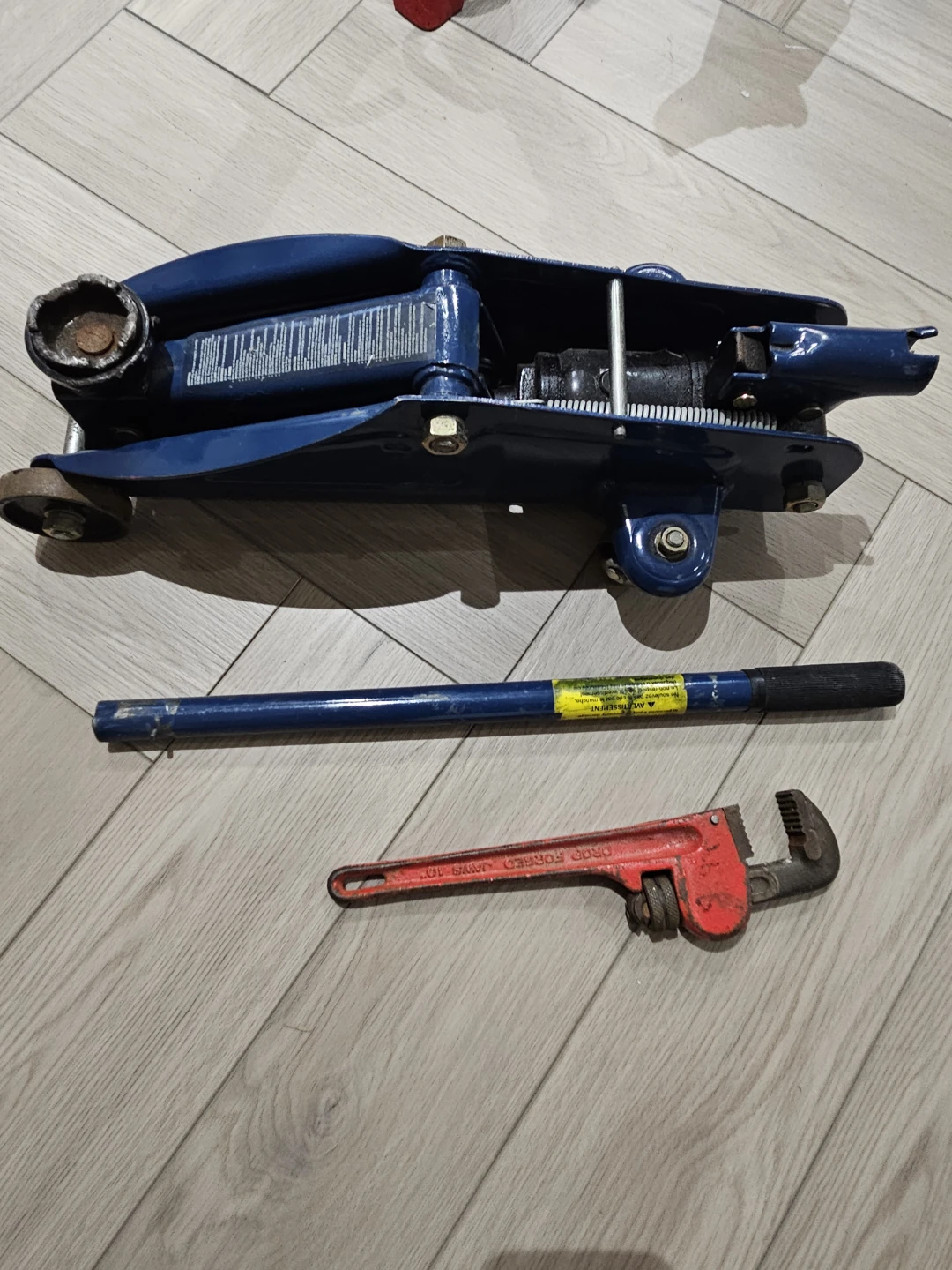 Car Jack, Jack Stands, Tire Repair Kit and Pipe Wrench Set - photo 2