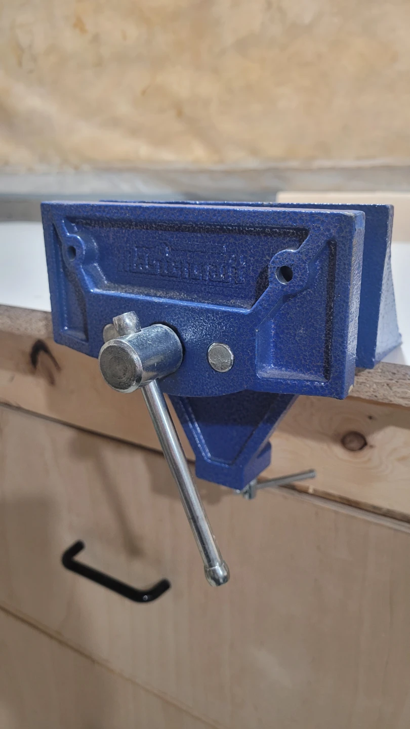 Mastercraft Woodworking Vise, Wide Jaw, 6-in
