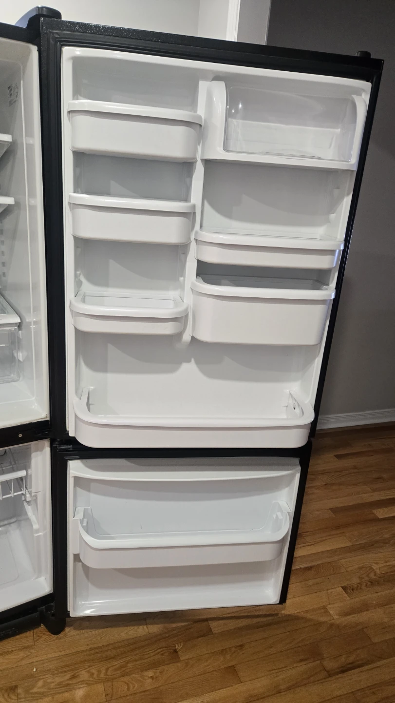 Kenmore Black Refrigerator - photo 3