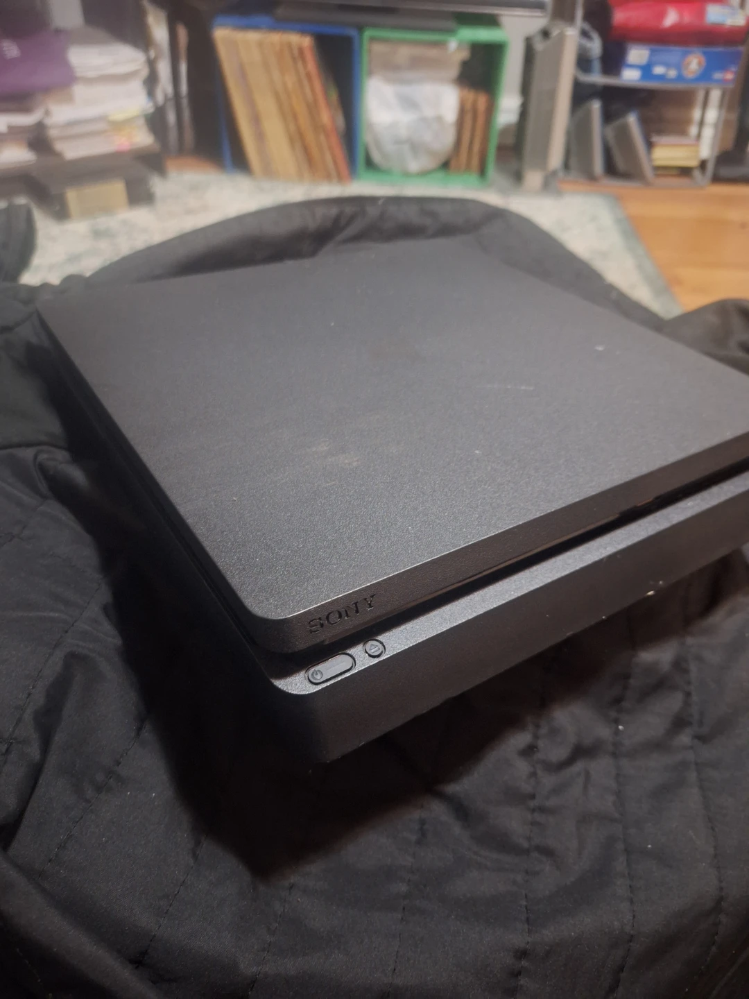 Sony PlayStation 4 Slim Console1TB - photo 2