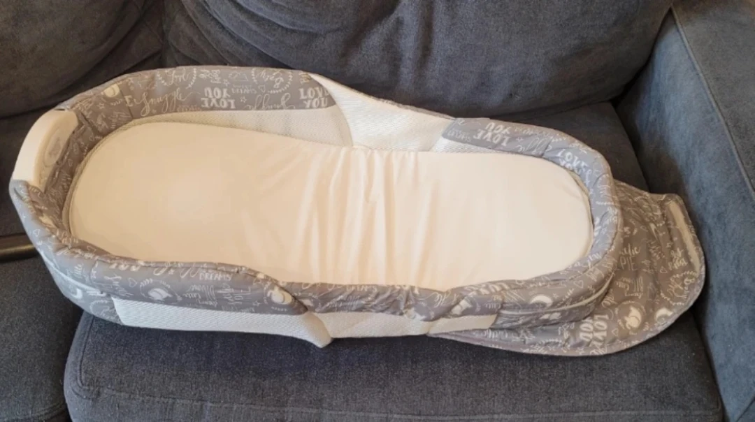 Baby Lounger / Sleep N Play Portable Bassinet - photo 3