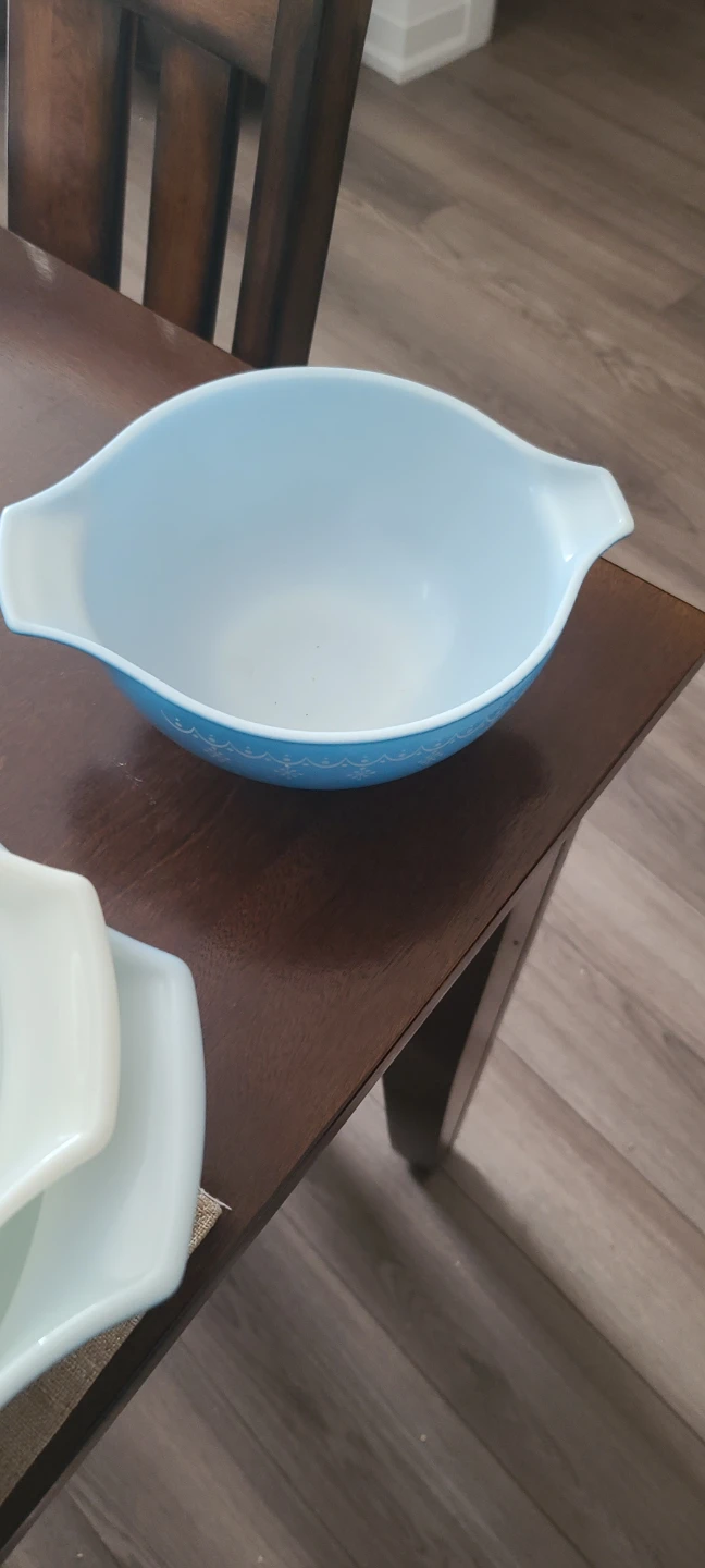 Three Pyrex Snowflake Mixing Bowl Set - photo 5