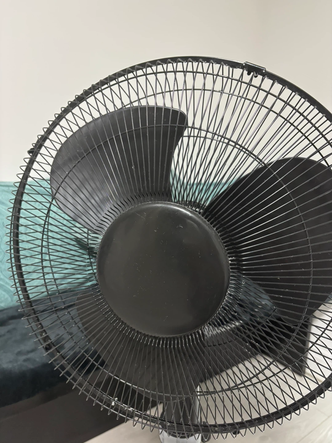 Mainstays 16-inch Oscillating Stand Fan - photo 2