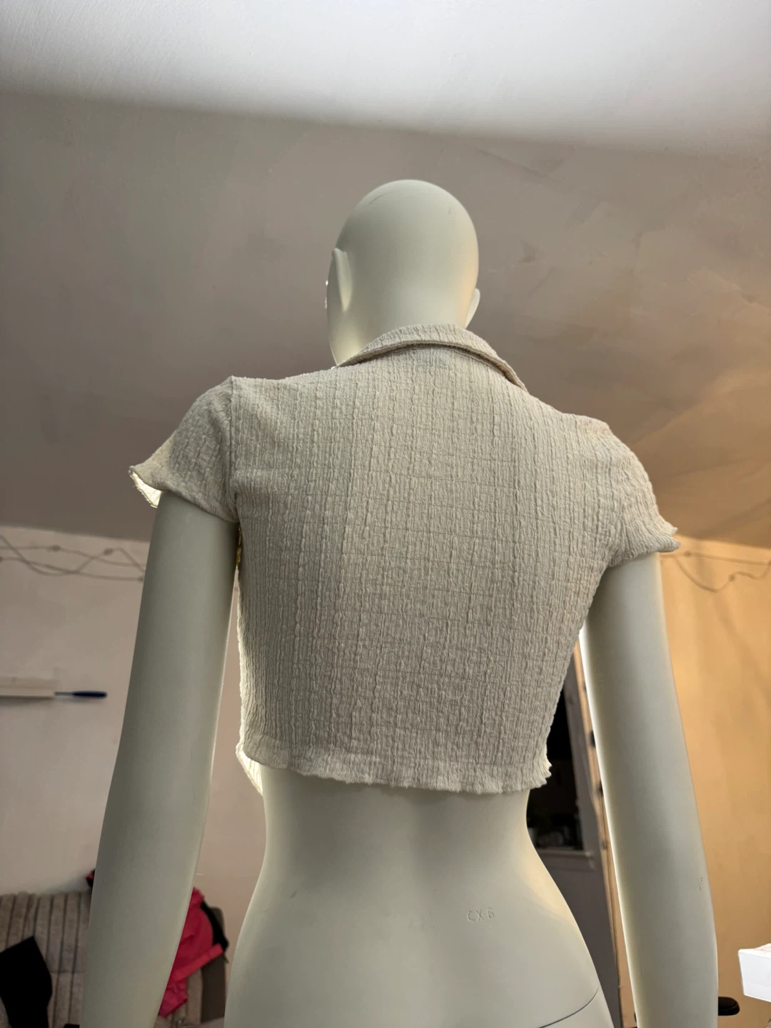 Cream Textured Collared Button-Up Crop Top - photo 2