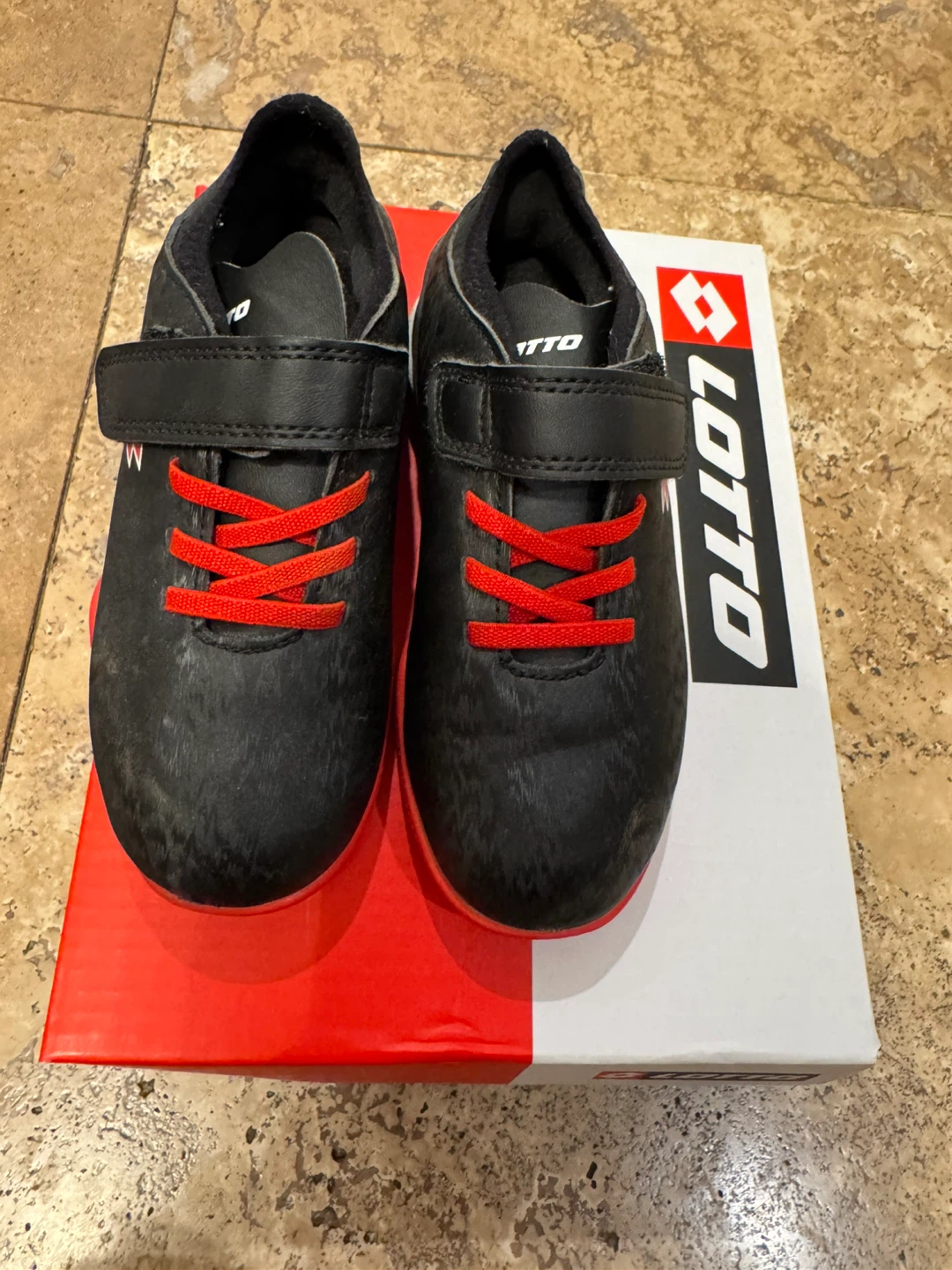 Lotto Swift Speed Soccer Cleats - Black/Red, Kids Size 9.5 US