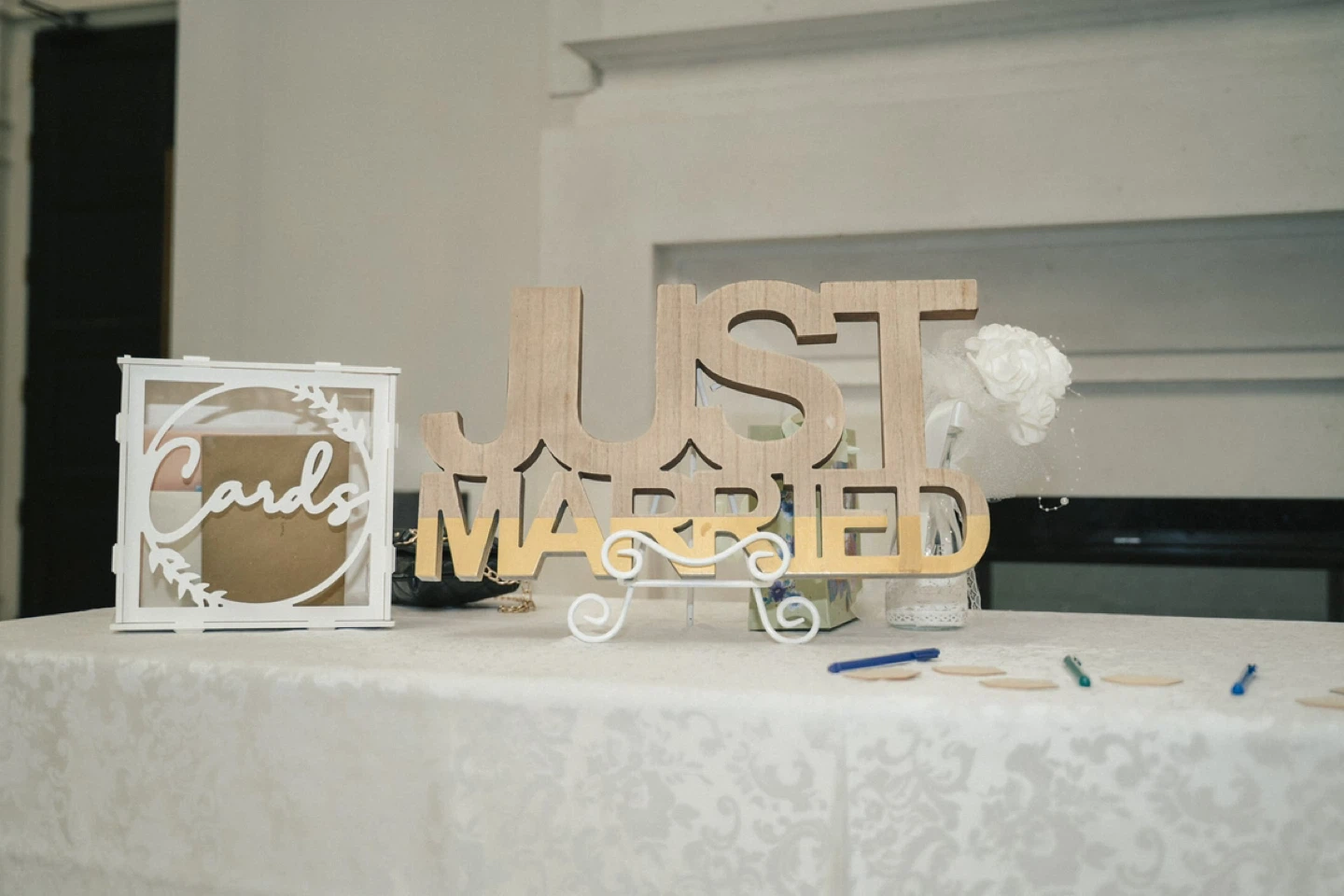 Mr & Mrs Cake Topper and LOVE Vase Set - photo 3