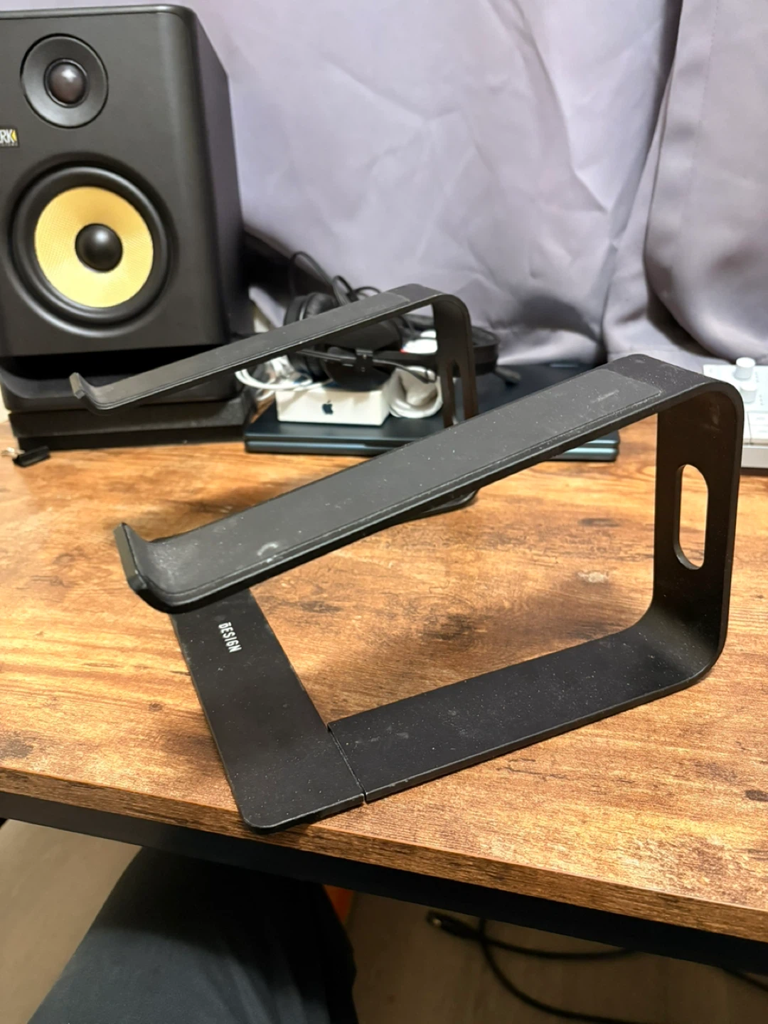 Detachable laptop stand - photo 2