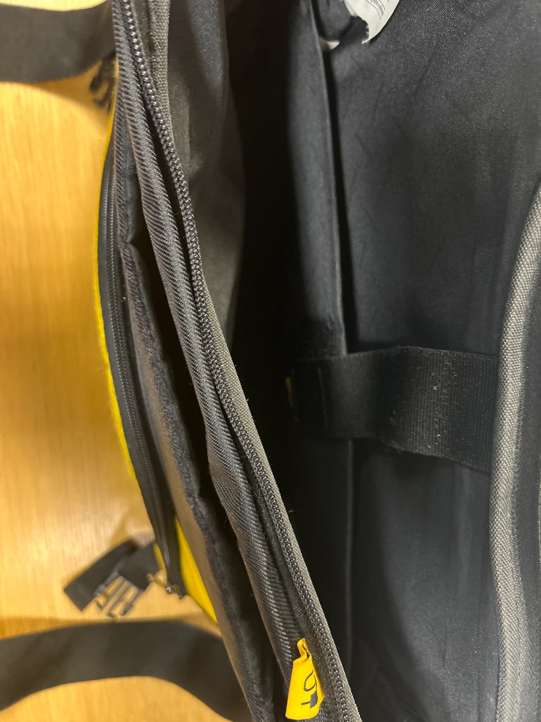 Samsonite Black & Yellow Laptop Bag - photo 2