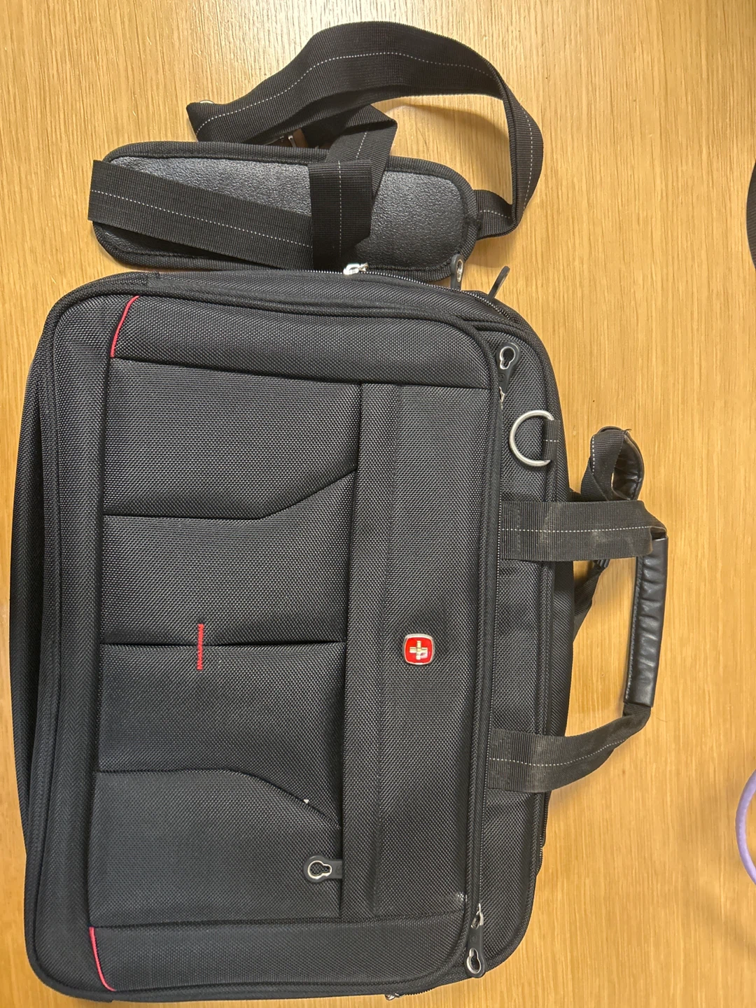 Swiss Gear Black Laptop Bag with Shoulder Strap - photo 3