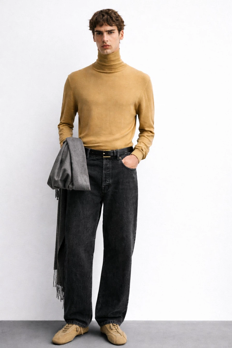 Zara Men's Gold Turtleneck Sweater - Medium