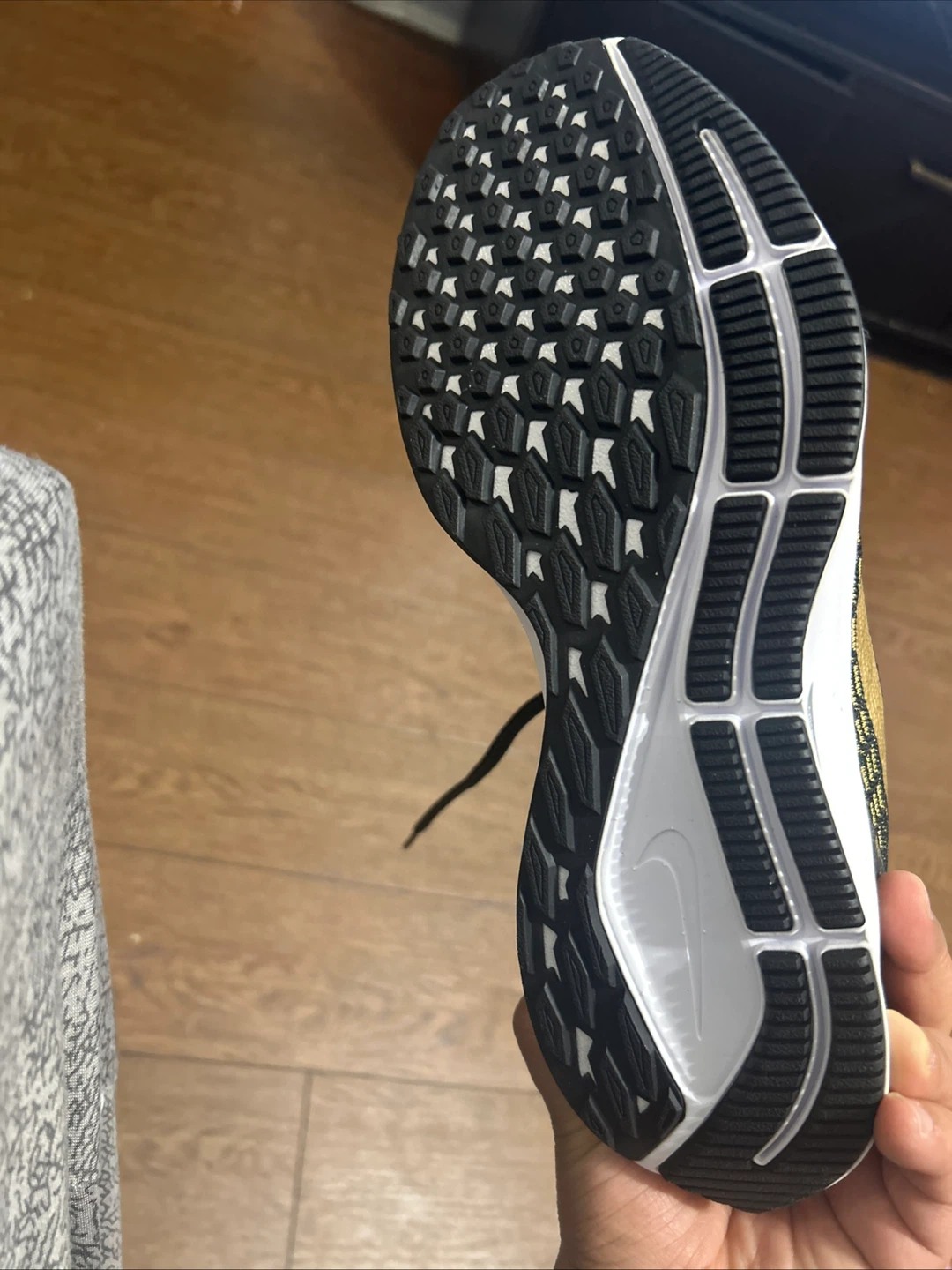 Nike Air Zoom Pegasus 35 Running Shoes Black Gold - photo 3