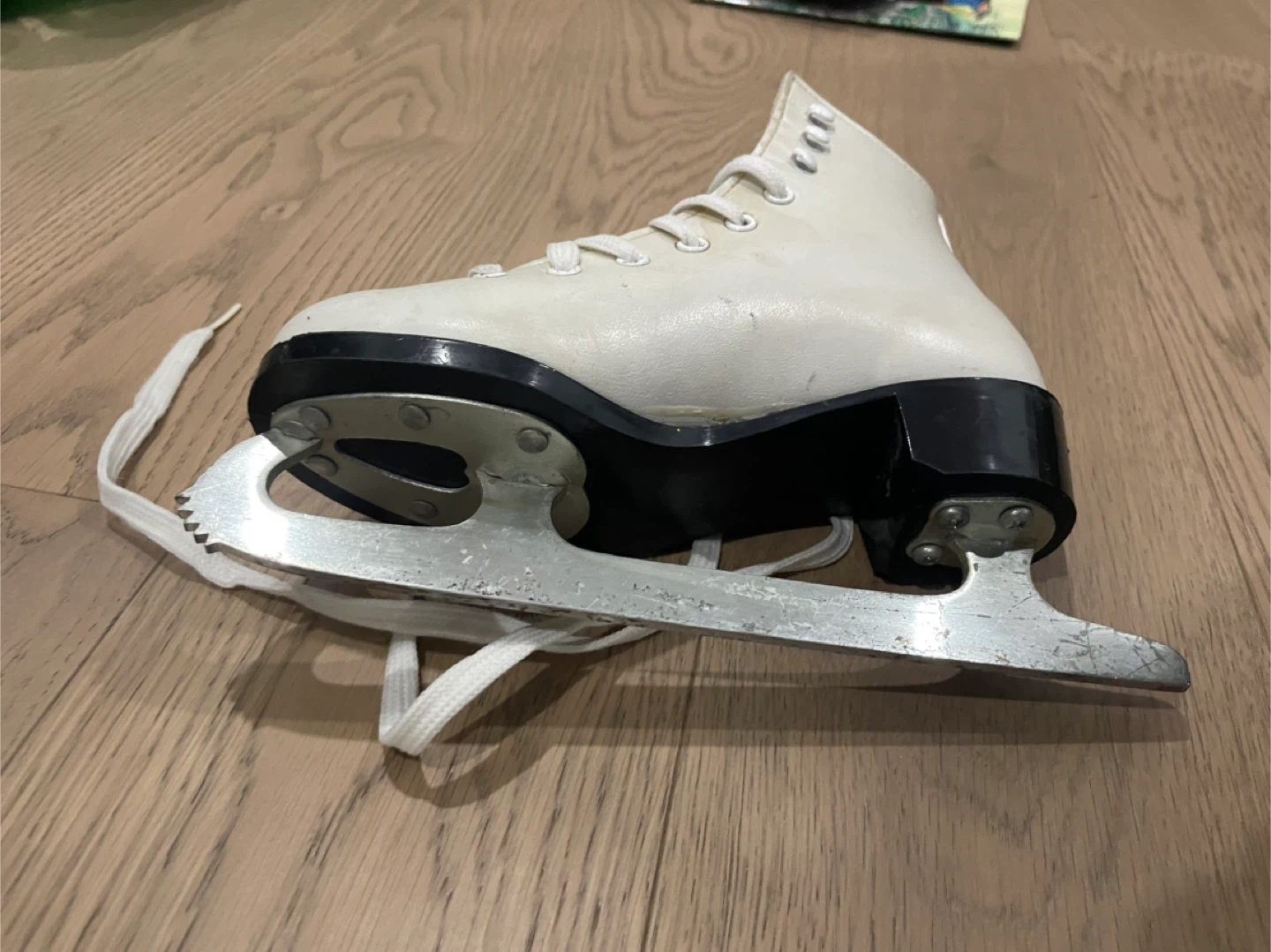 Figure Skates - Size 8-11y (2 pairs available) - photo 4