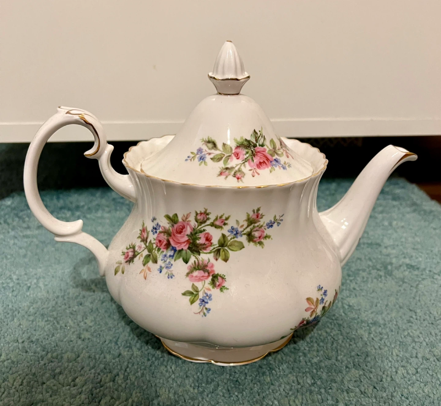 Vintage Royal Albert “ moss rose “ bone china replacement - photo 2