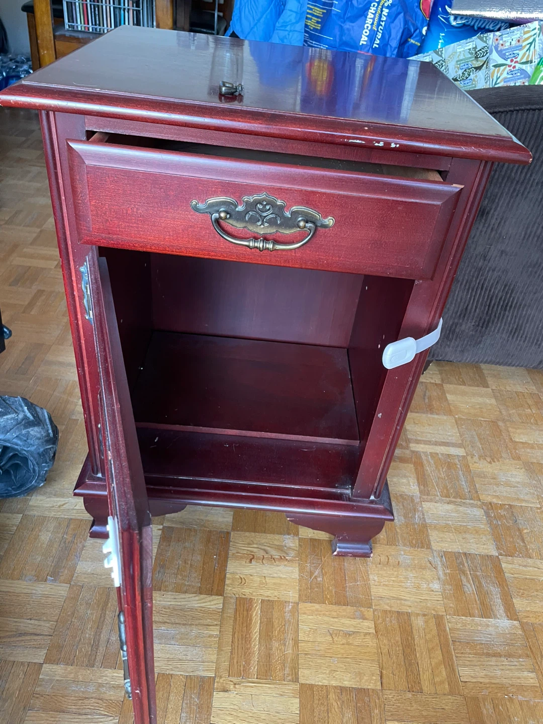 Krug Cherry Wood Nightstand with Drawer and Cabinet - photo 4