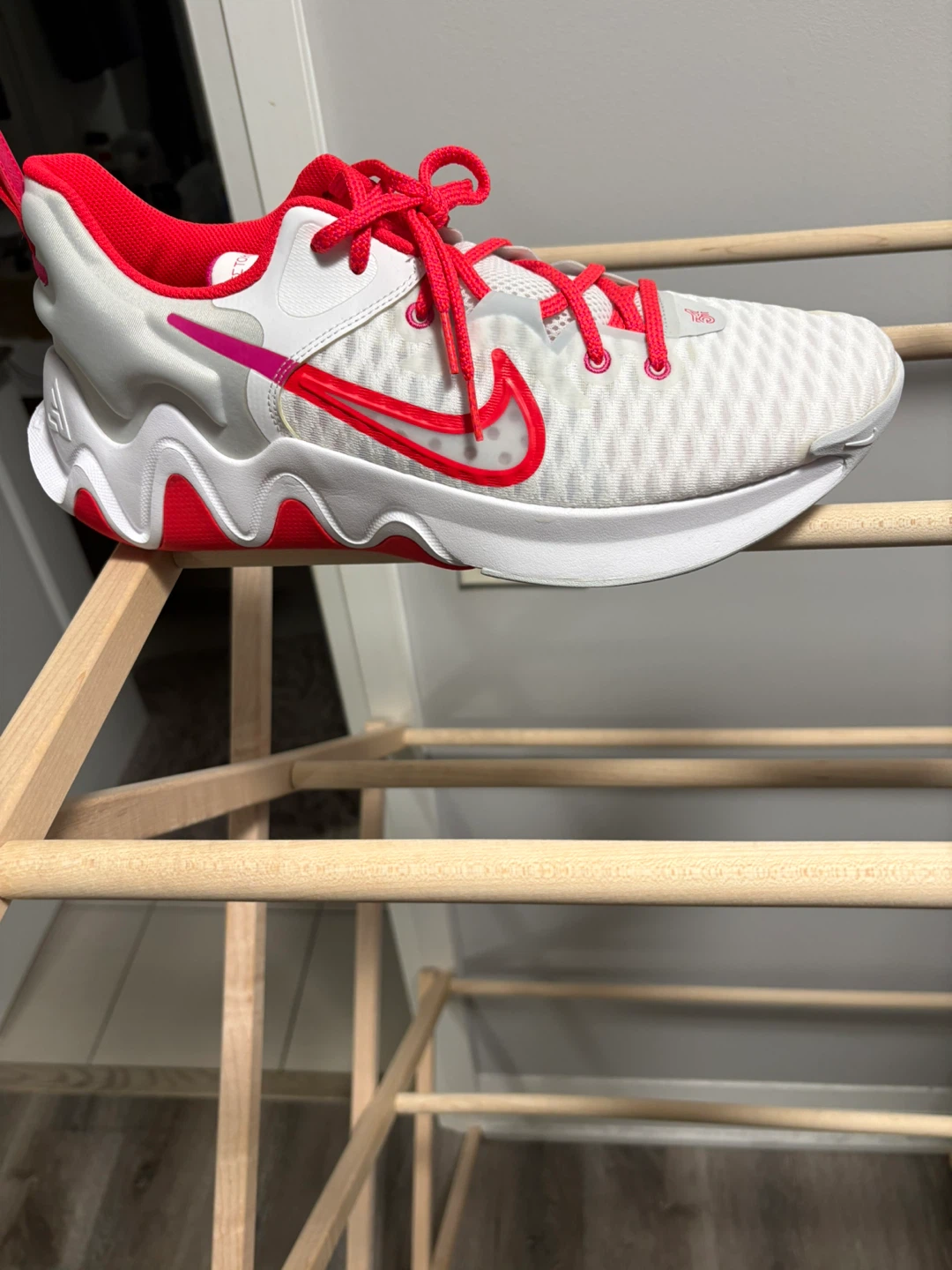 Nike Giannis Immortality 2 Basketball Shoes White Red - photo 2