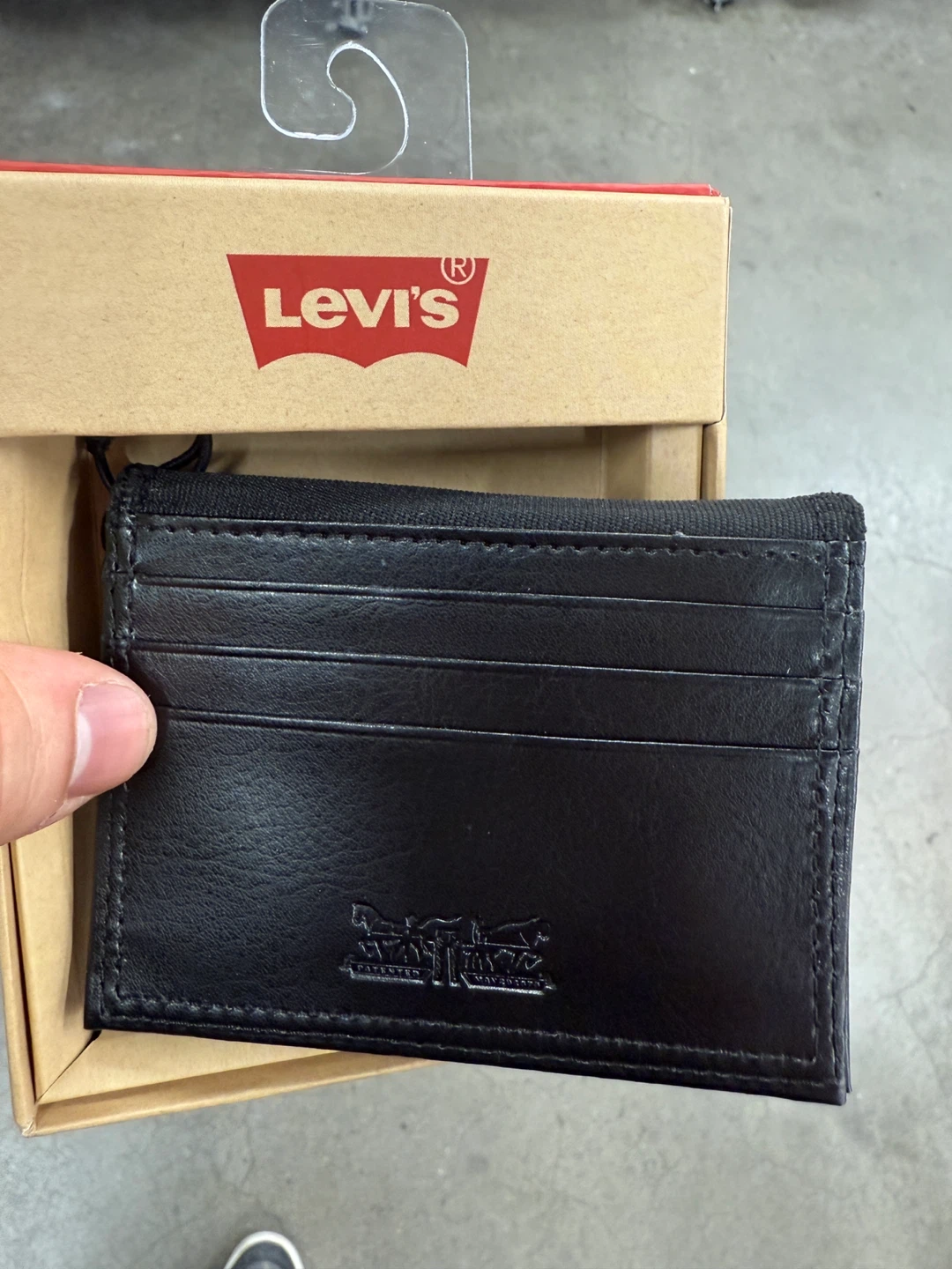 Levi's Black Leather RFID Blocking Card Holder Wallet - photo 4