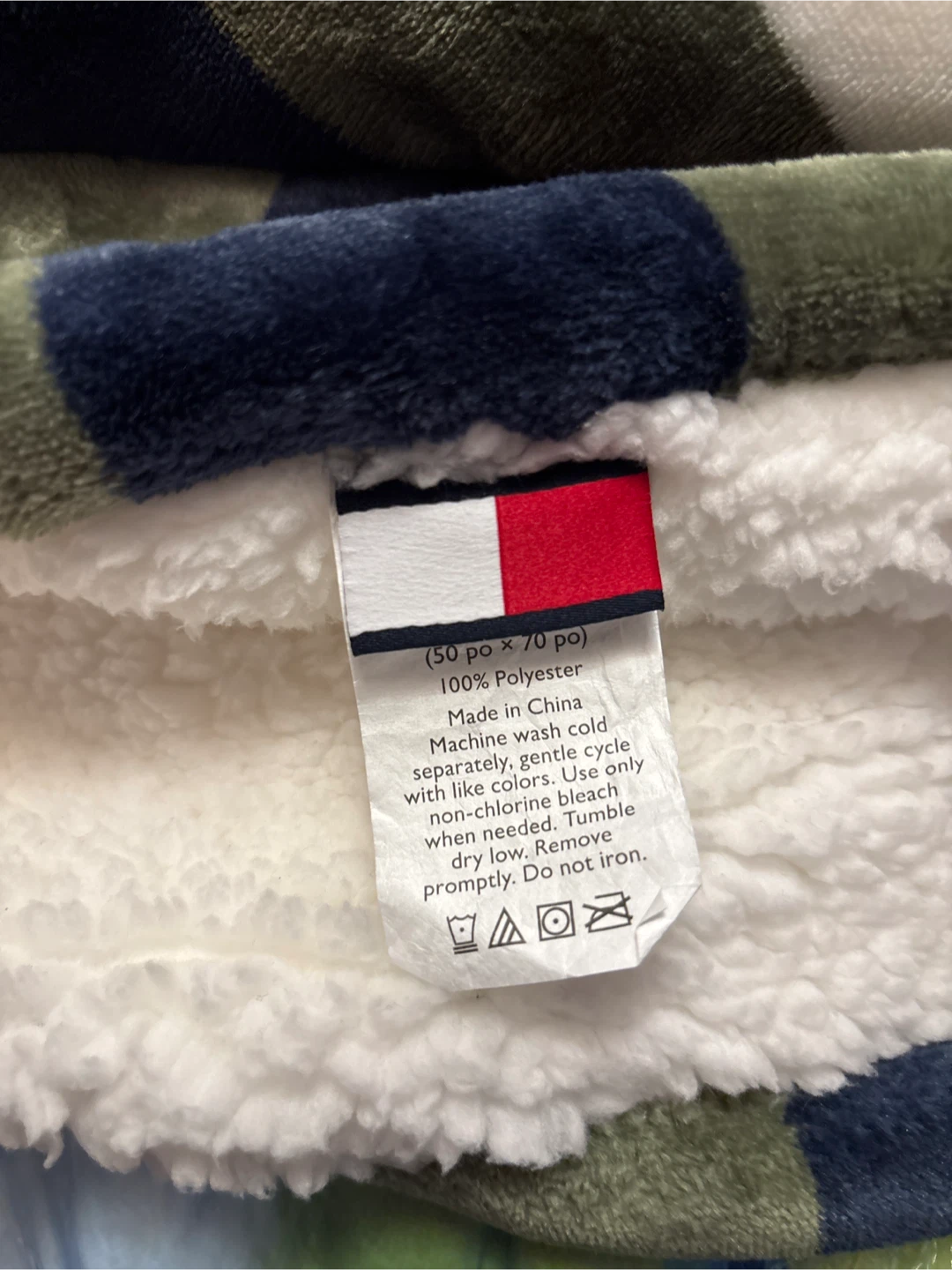 NWOT Tommy Hilfiger Throw  Navy/Green/White Stripe Sherpa - photo 3