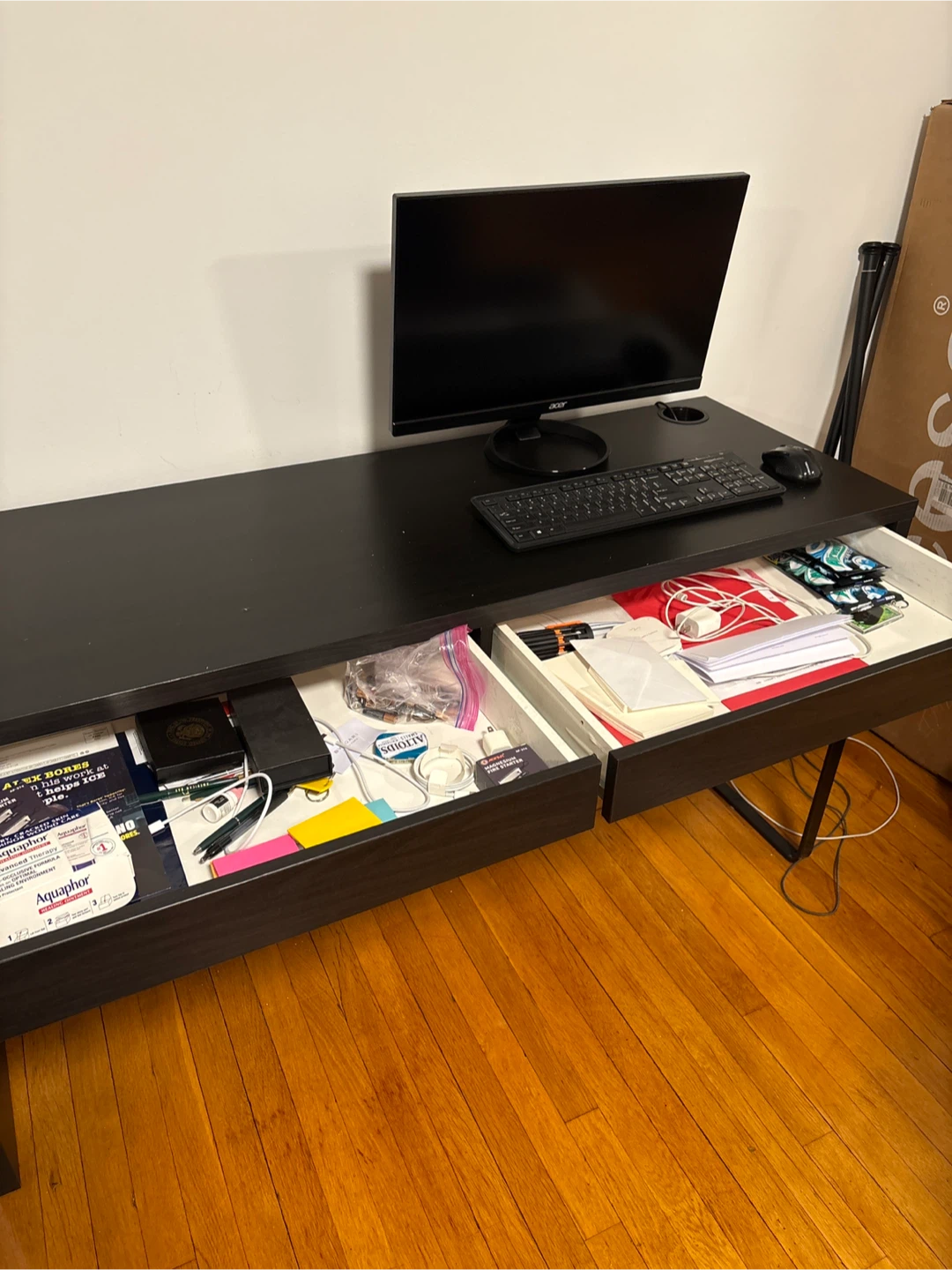 IKEA MALM Desk - photo 3