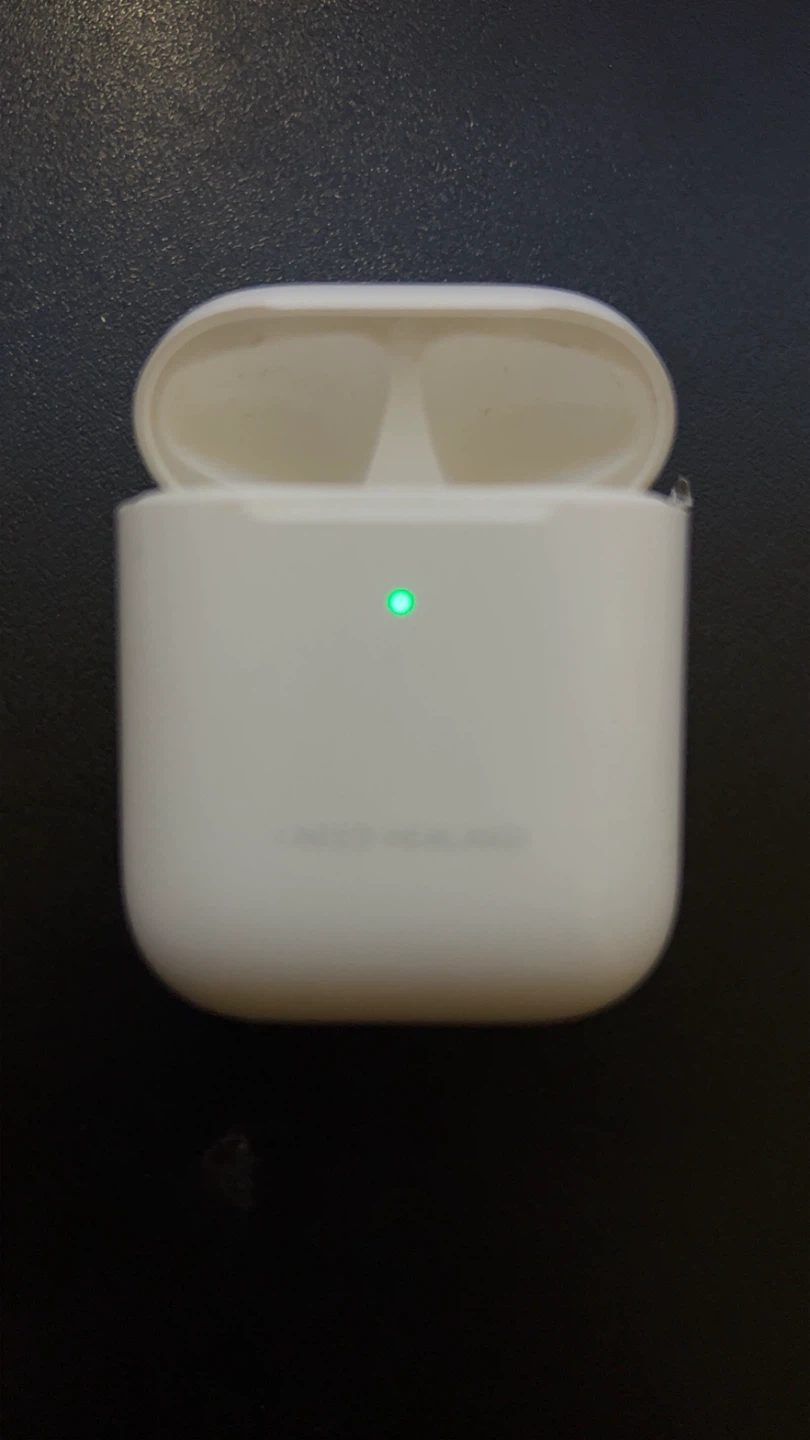 AirPods Charging Case gen 2 - photo 2