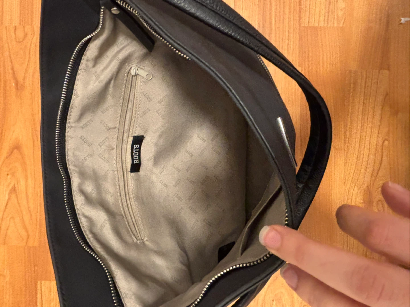 Roots Black Hobo Handbag - photo 3