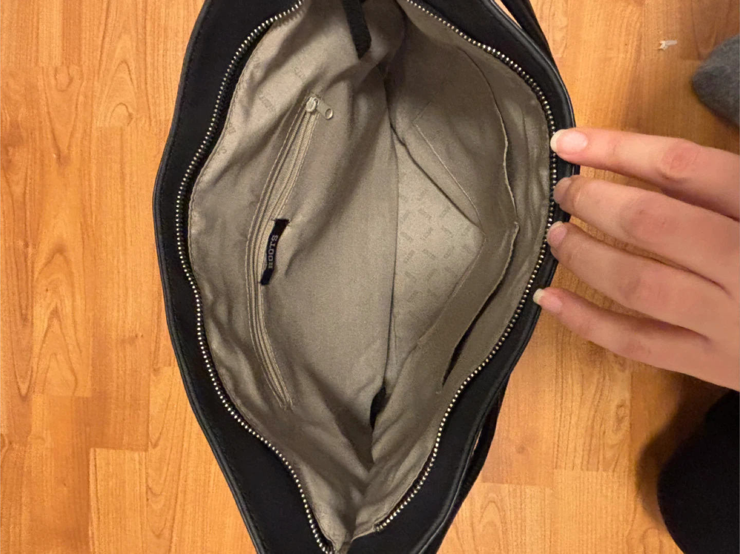 Roots Black Hobo Handbag - photo 4