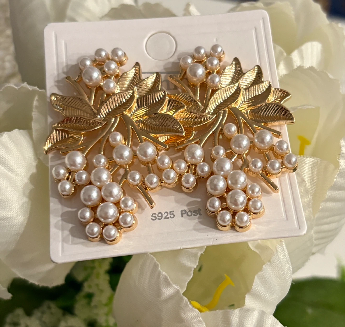 Gorgeous Gold Tone Pearl Leaf Cluster Dangle Earrings - photo 2