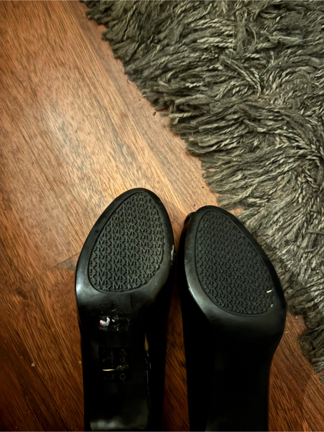 Michael Kors Black Patent Peep Toe Heels, size 7 - photo 5