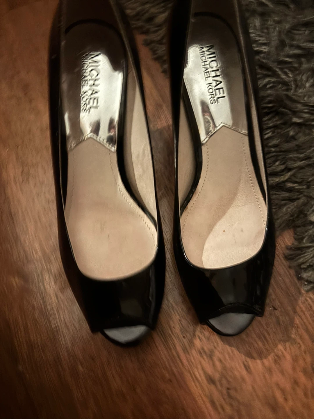 Michael Kors Black Patent Peep Toe Heels, size 7 - photo 3