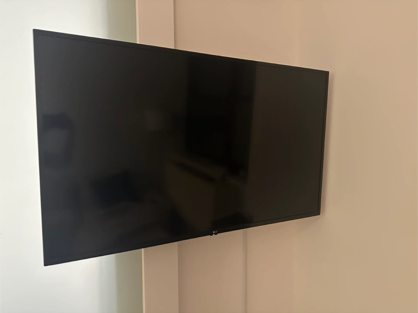 LG Smart TV - 45 inch - photo 3