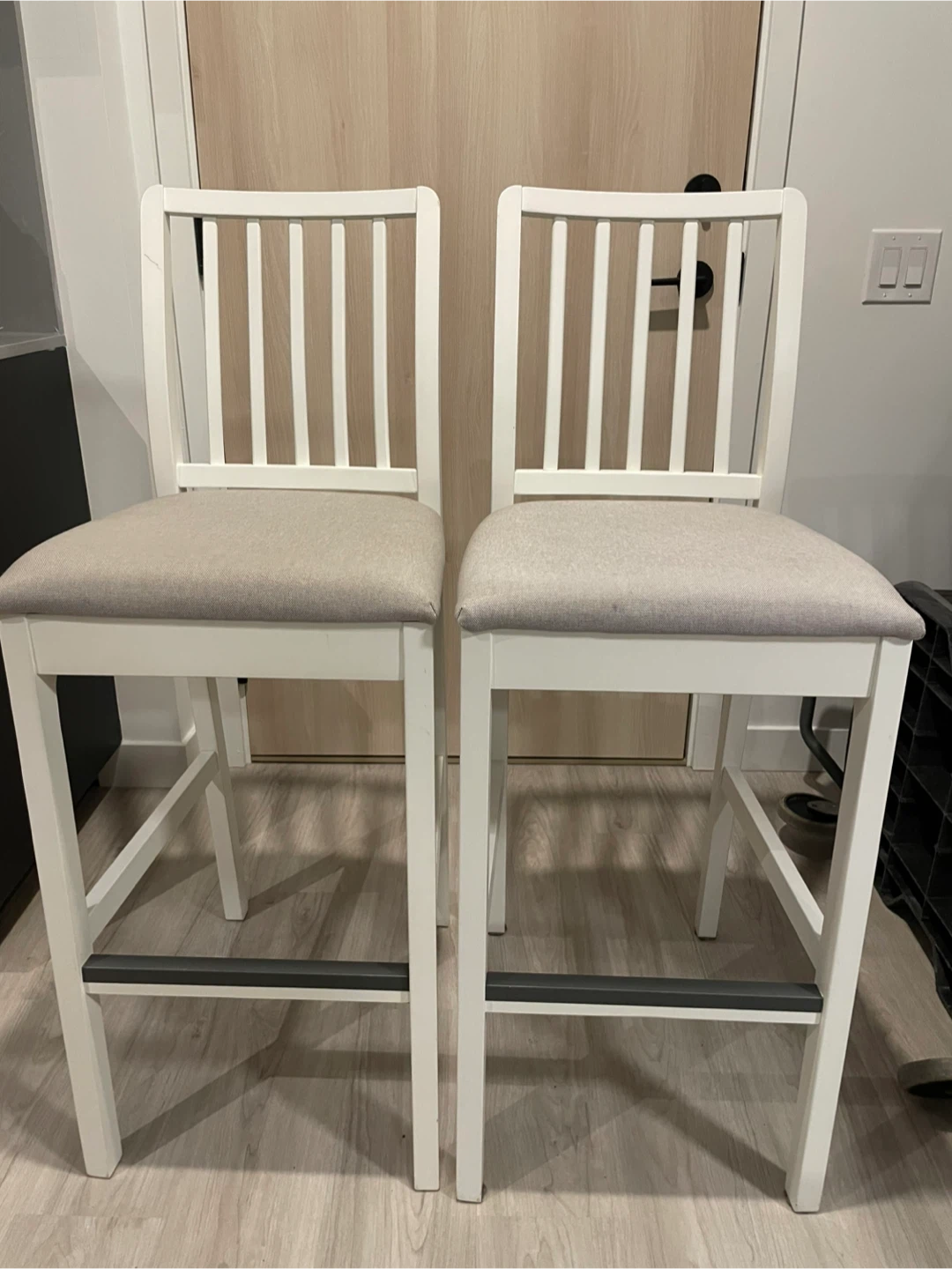 Set of 2 White Counter Stools with Grey Upholstery