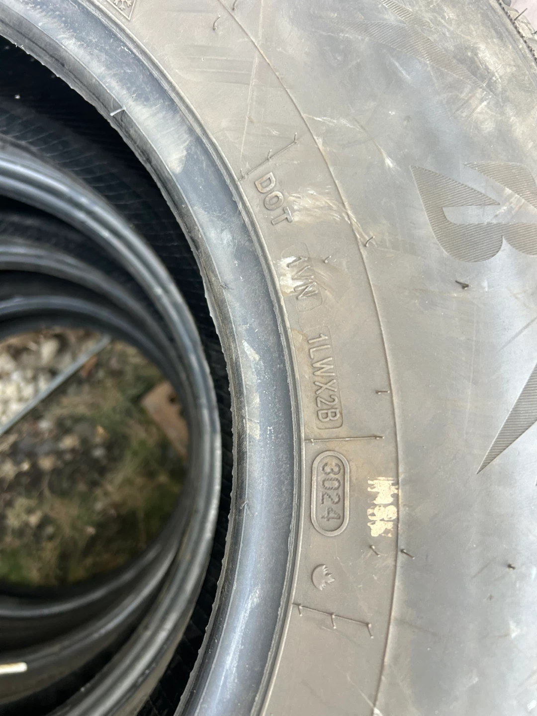 LT225/75R16 Bridgestone Blizzak - 2024 - photo 3