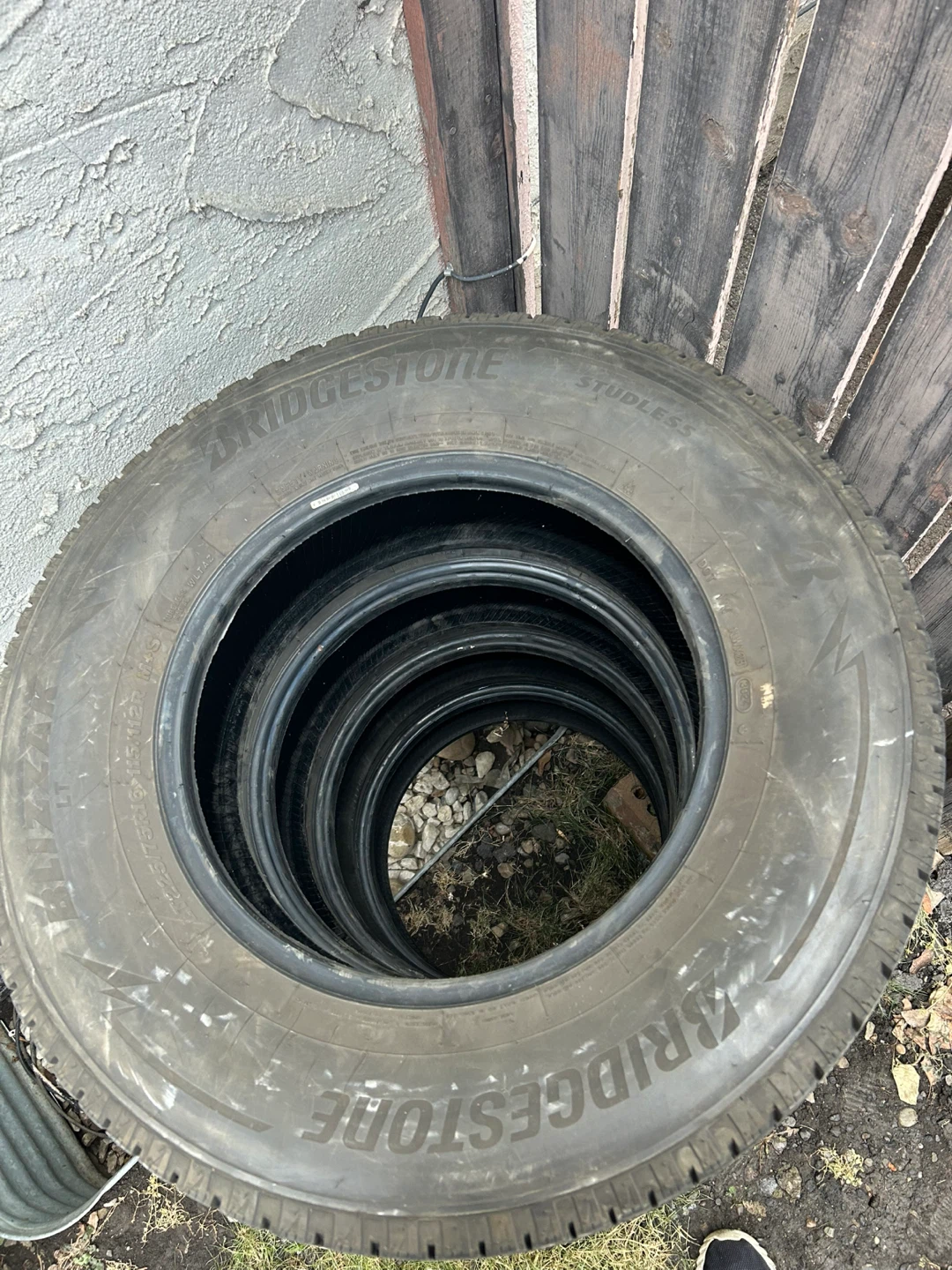 LT225/75R16 Bridgestone Blizzak - 2024 - photo 2