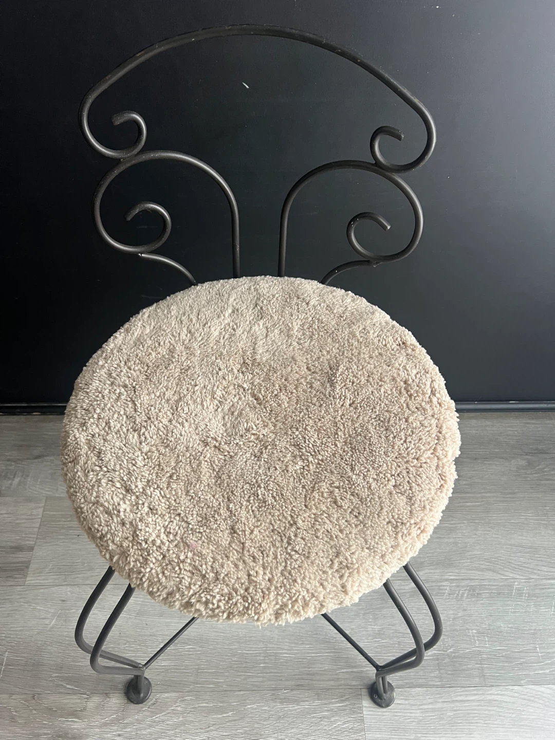 Vintage Metal Vanity Stool with Cream Shag Seat - photo 2