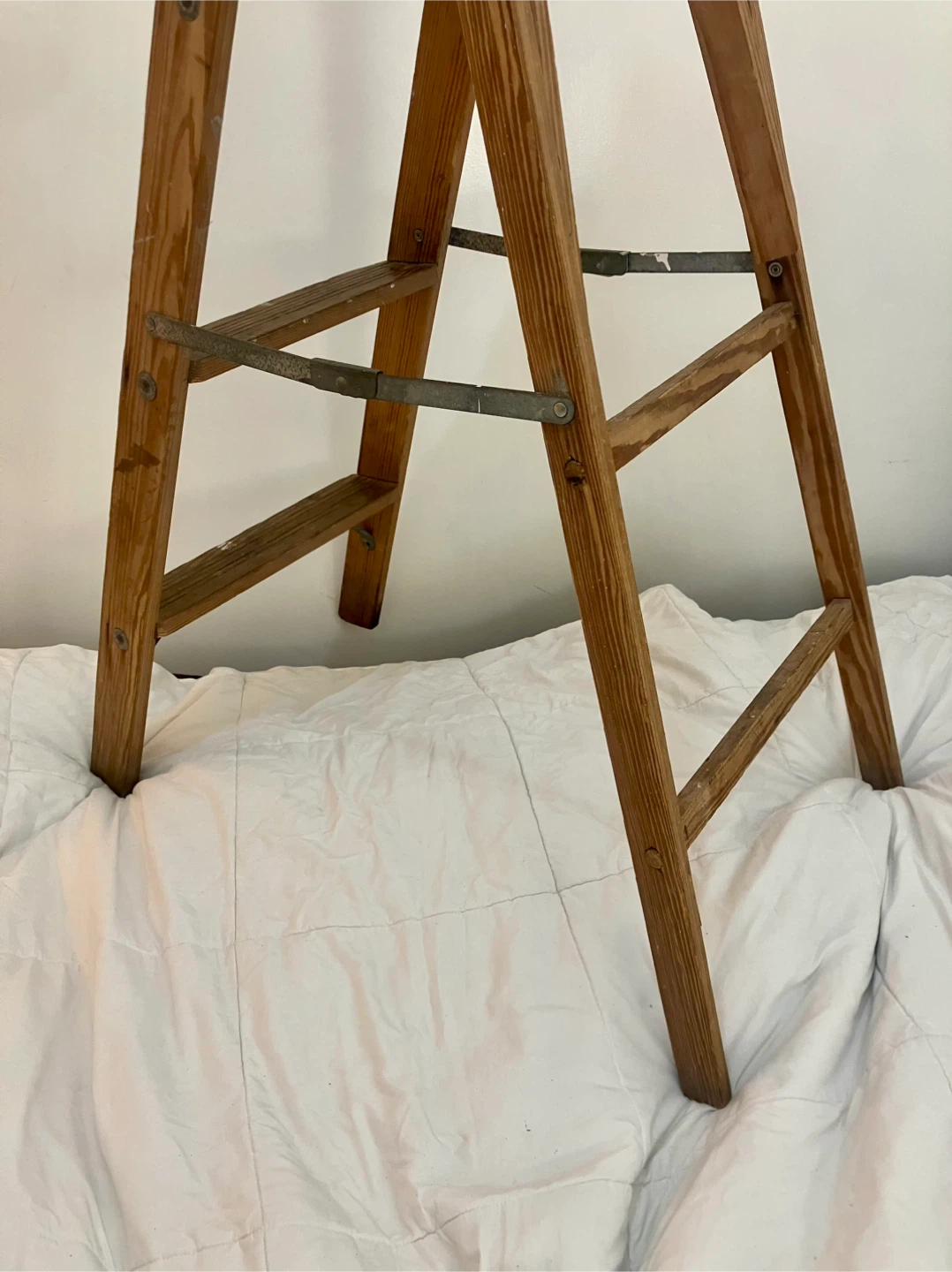 4’ Wooden Ladder - Works Well - photo 4