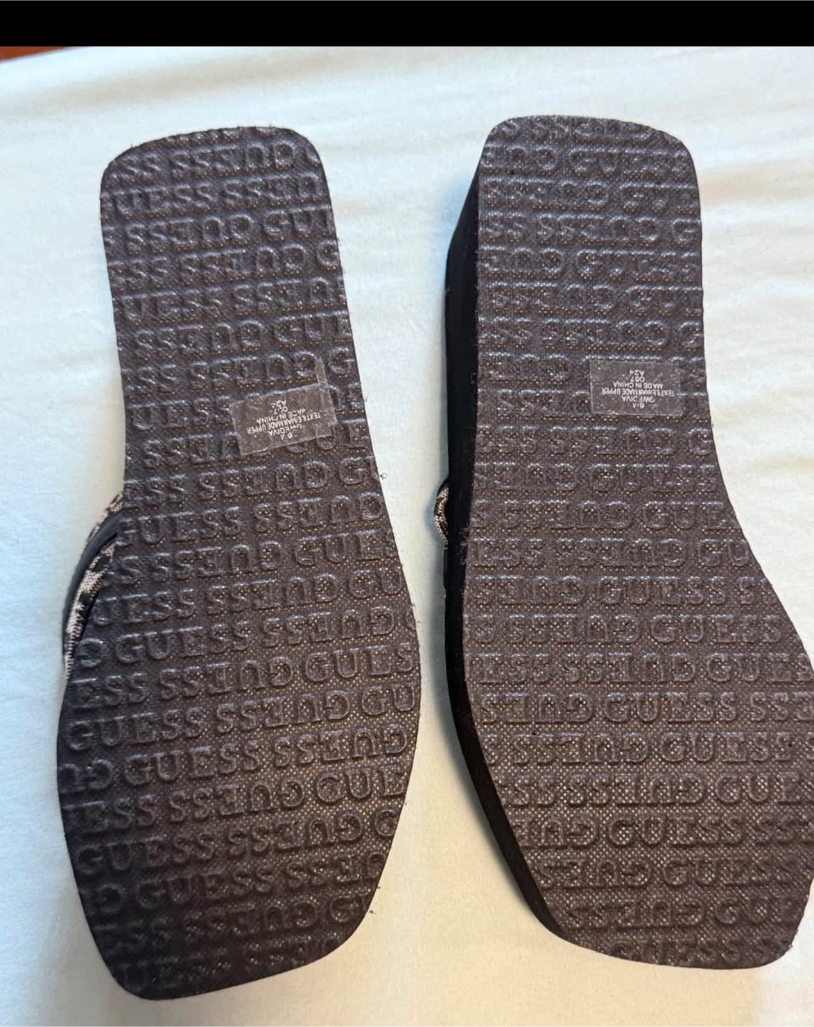 GUESS Women's Flip Flops Size 6 Wedge - photo 2