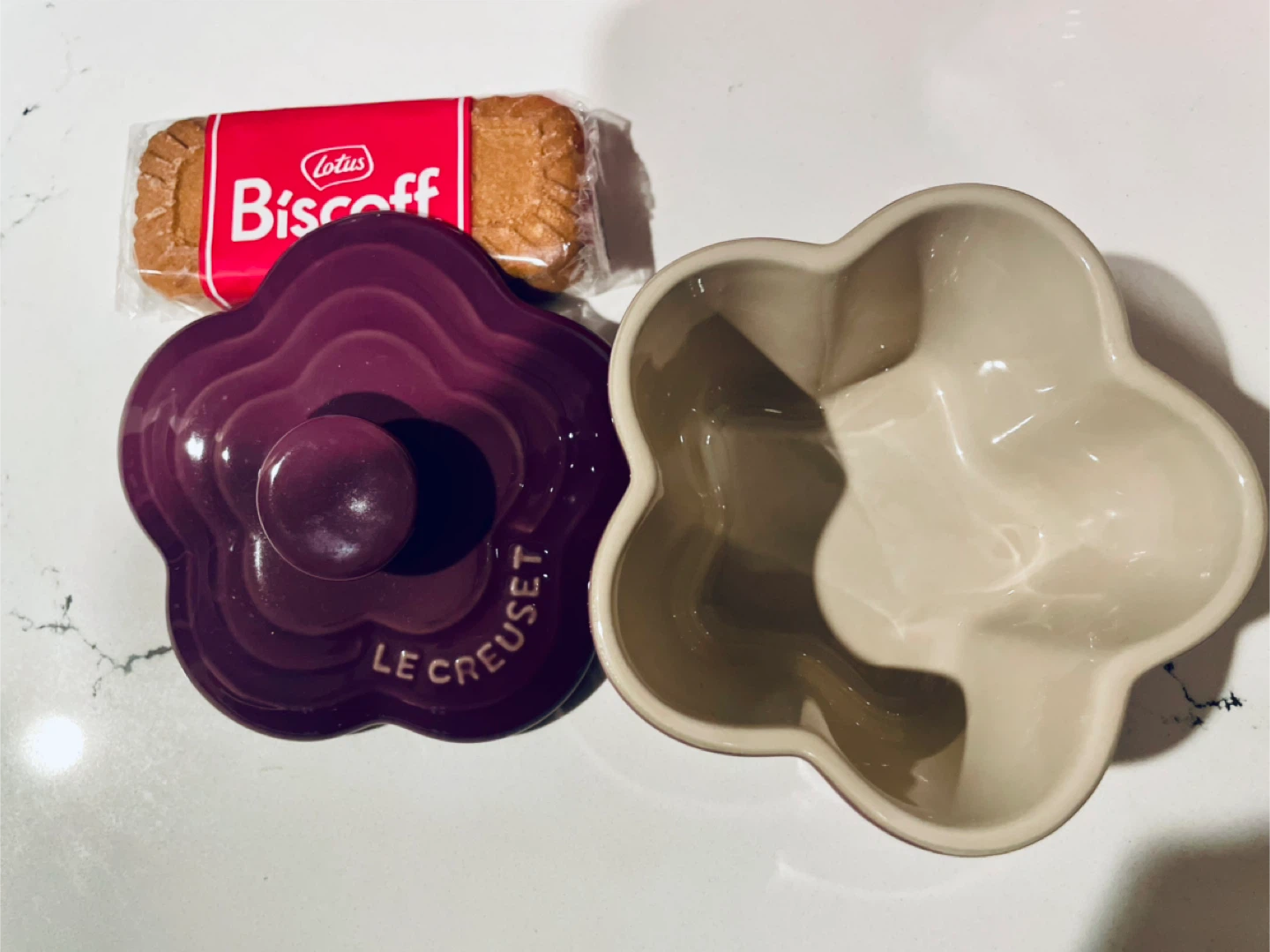 Le Creuset Flower Ramekin Dish - photo 2