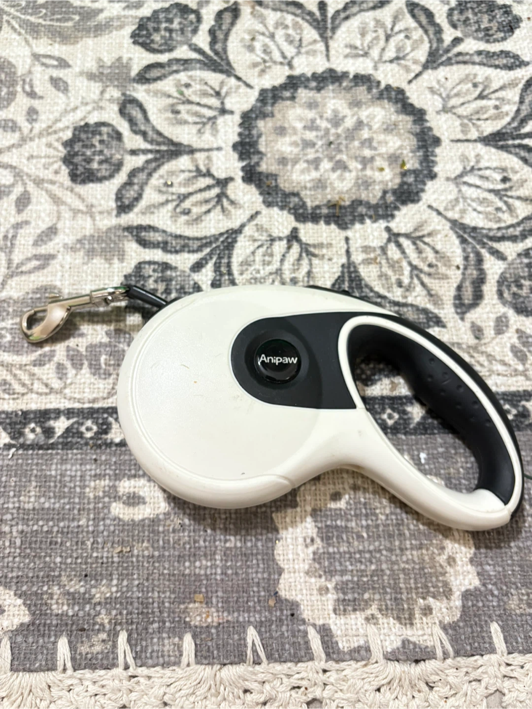 White Dog Leash retractable