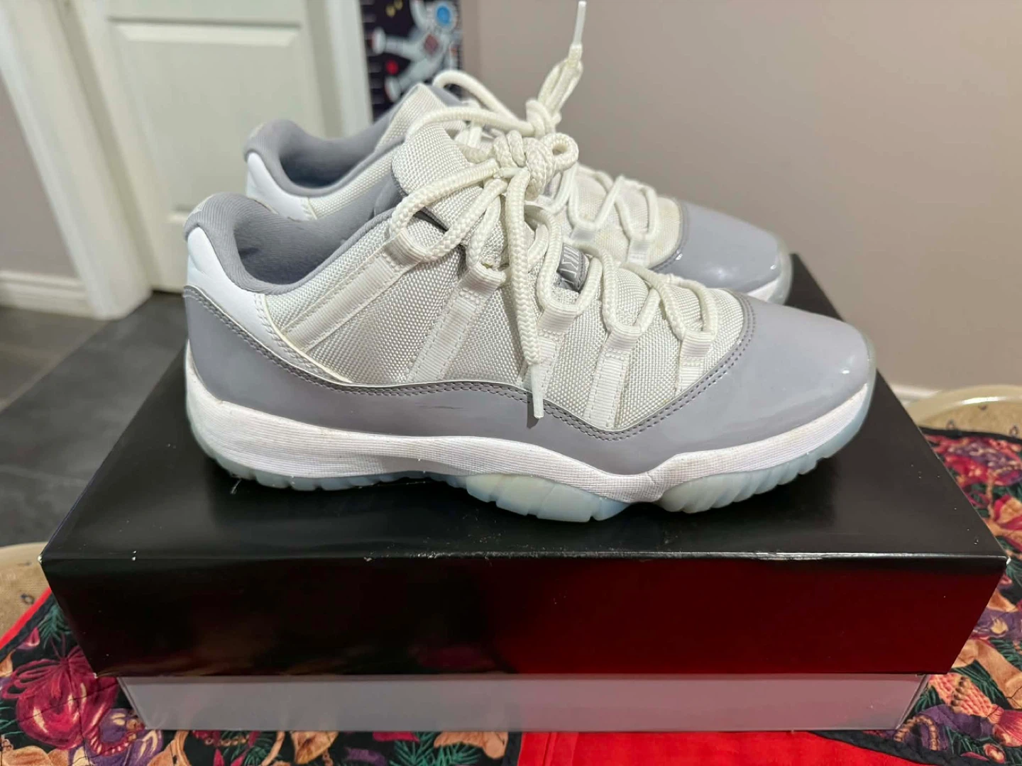 Air Jordan 11 Retro Low "White/University Blue" Men's Size 9.5