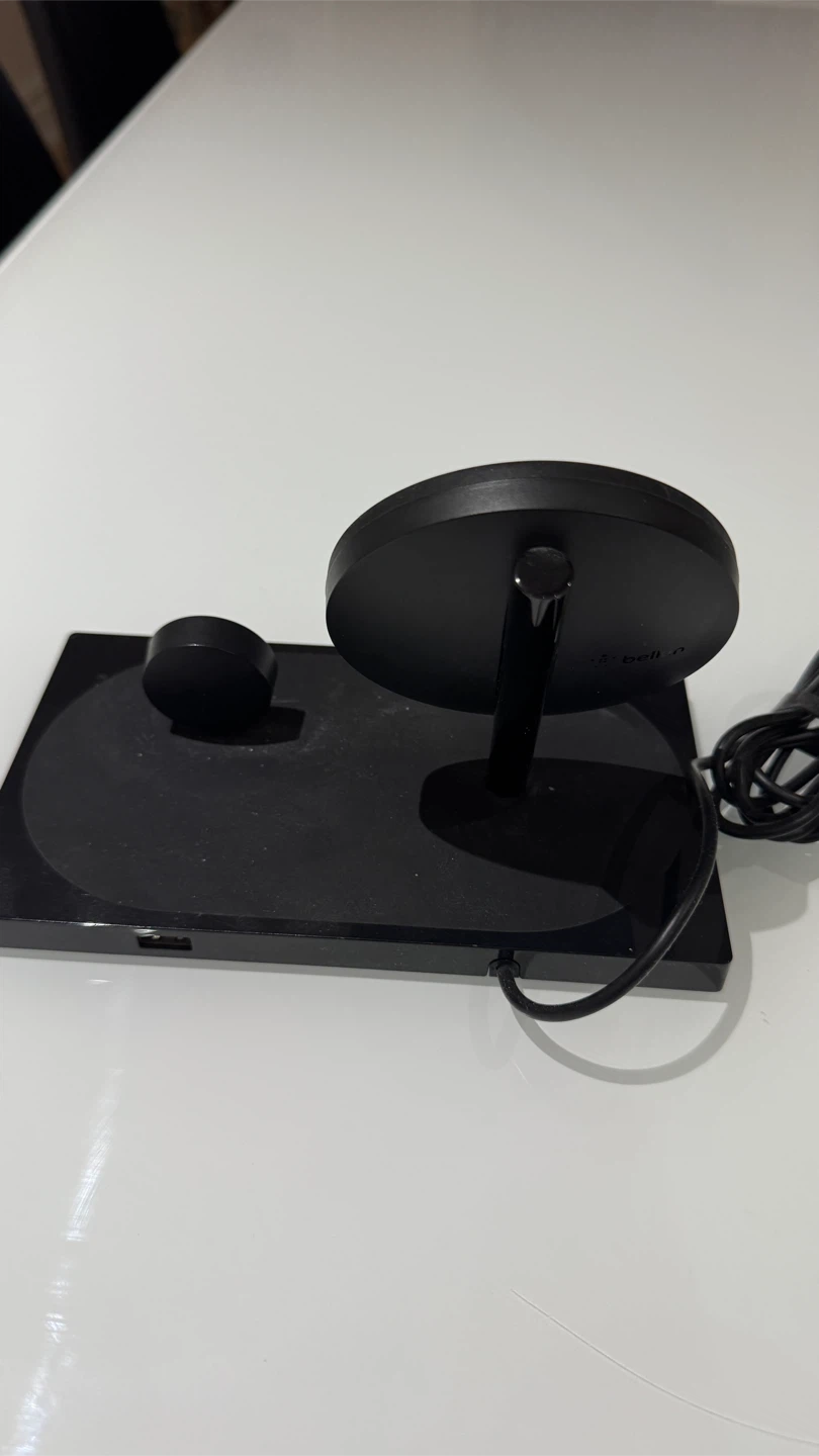 Belkin Boost Charge PRO 2-in-1 Charging Stand - photo 4