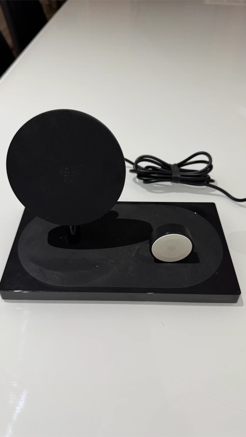 Belkin Boost Charge PRO 2-in-1 Charging Stand - photo 2