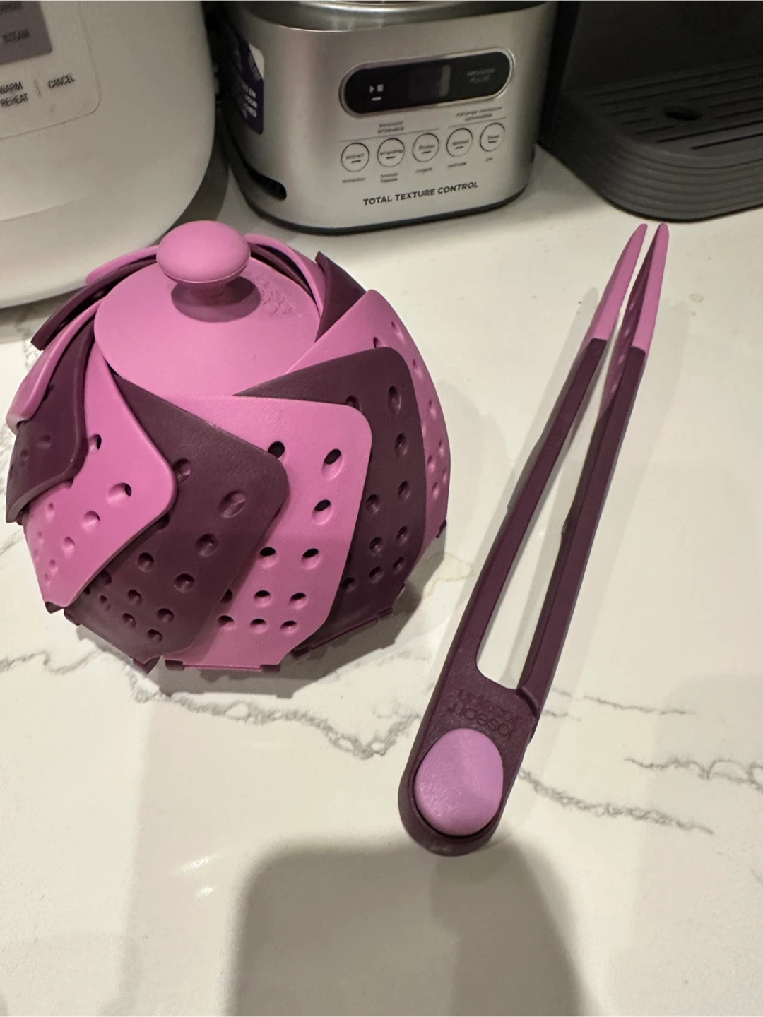Joseph Joseph steamer and tong set for $15 - photo 2
