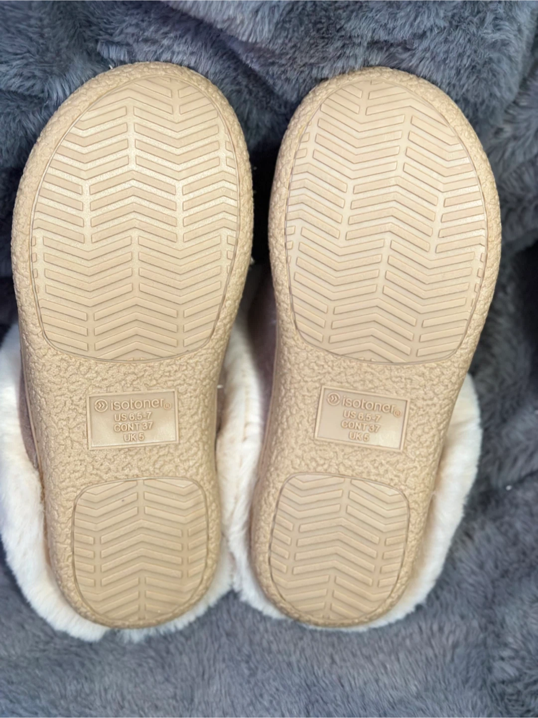 Isotoner Women's Slippers Size 6-7 - photo 3