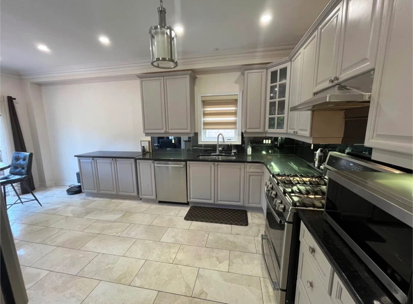 5bd  5 washroom detached furnished house for rent - photo 4
