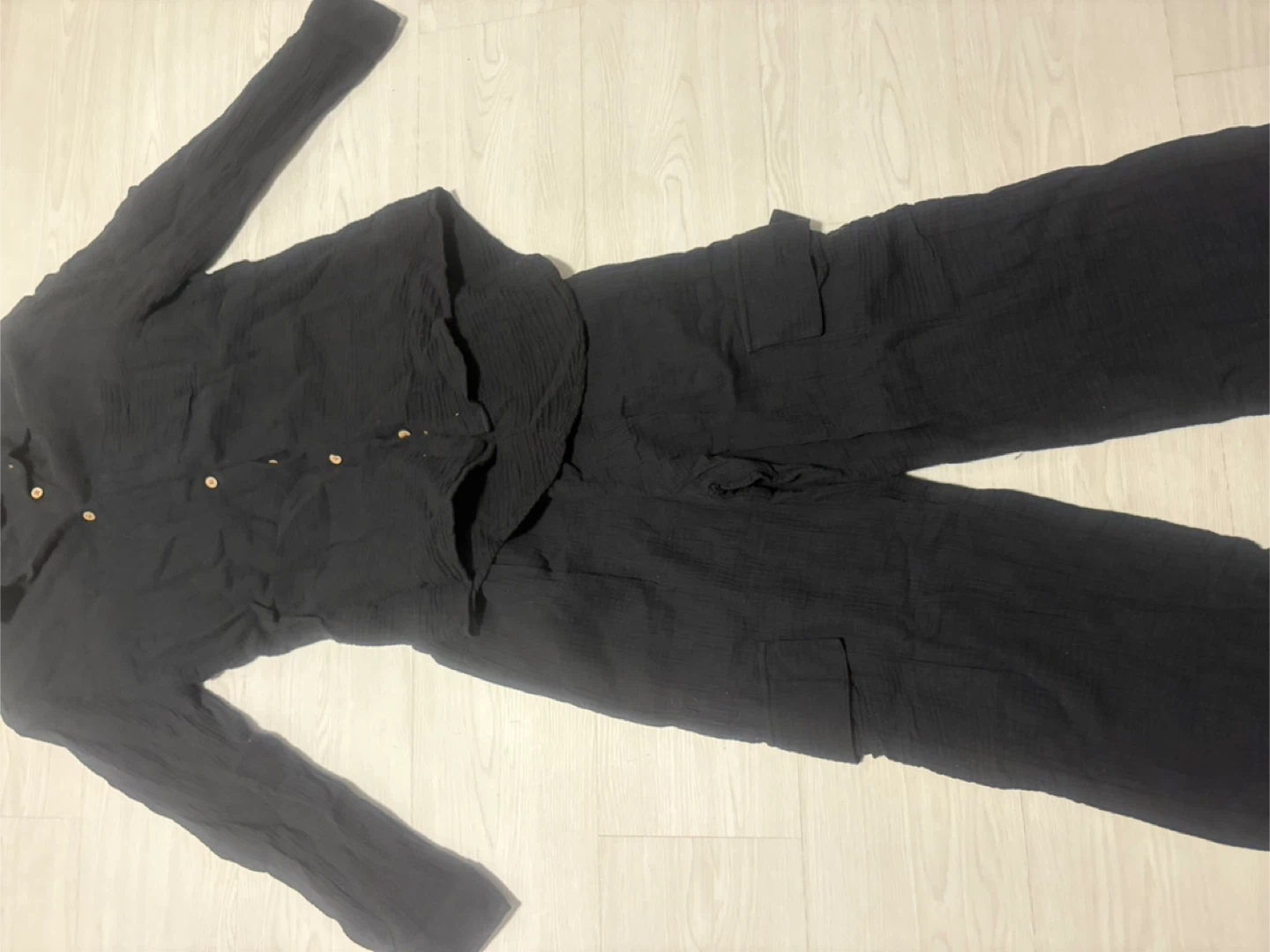Ensemble chemise et pantalon cargo noir