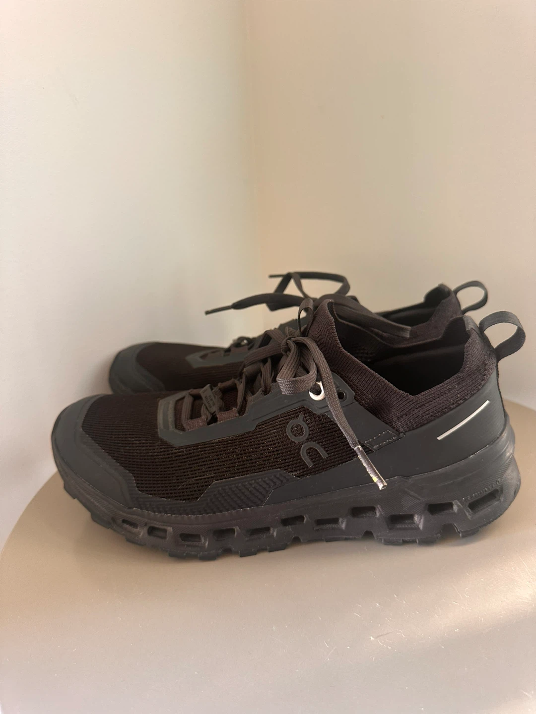 ON Cloudvista Running Shoes size 8 woman