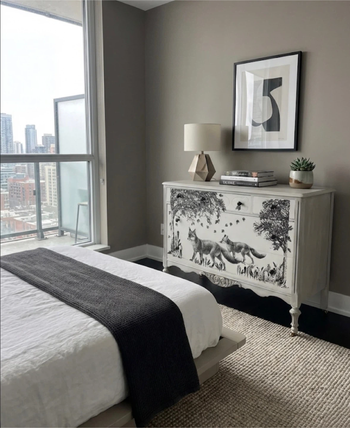 Bring The Story to Life 5 Drawer Dresser - photo 4