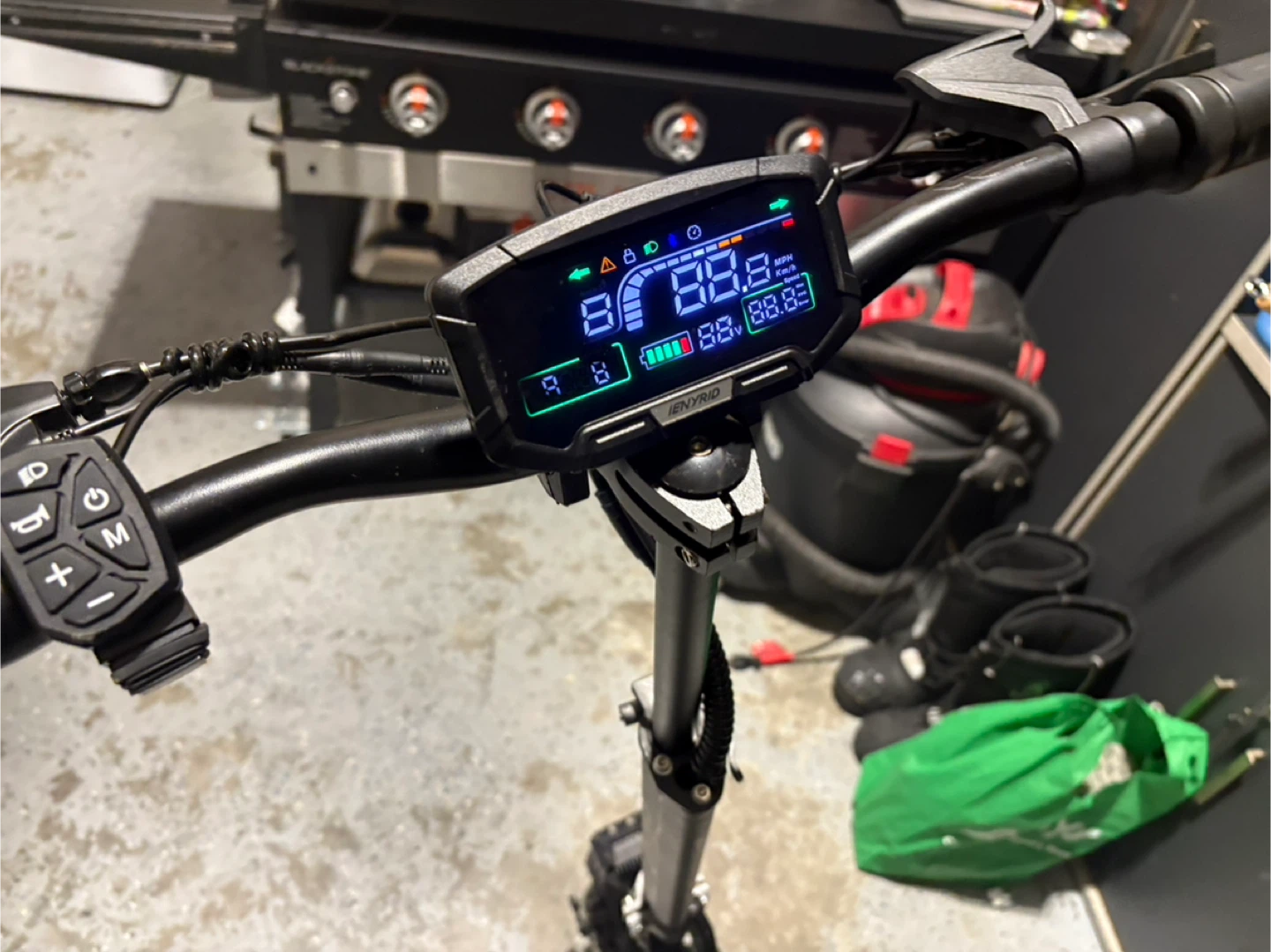 IenYrid S1 Electric Scooter - photo 4