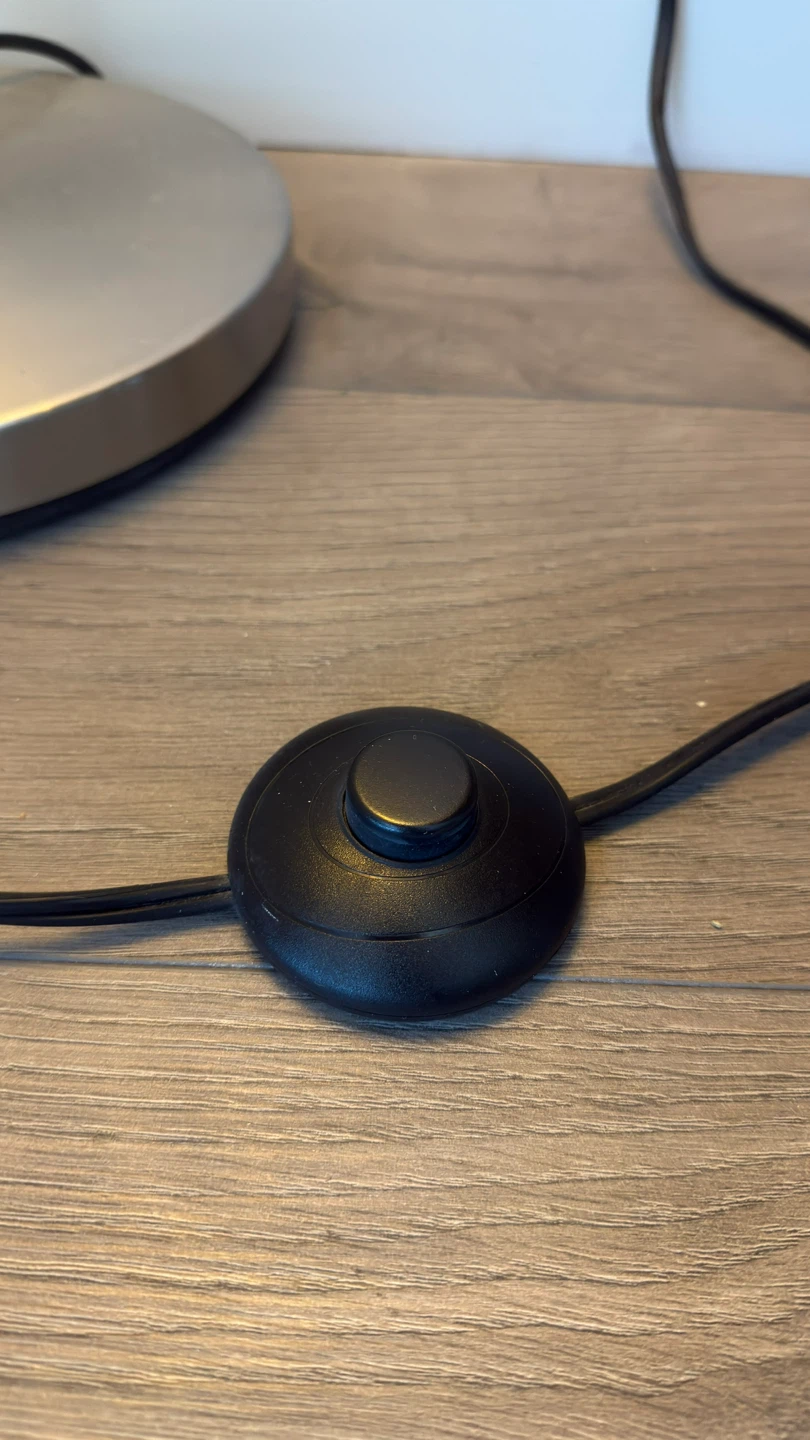 Modern Floor Lamp. Perfect Condition. - photo 3
